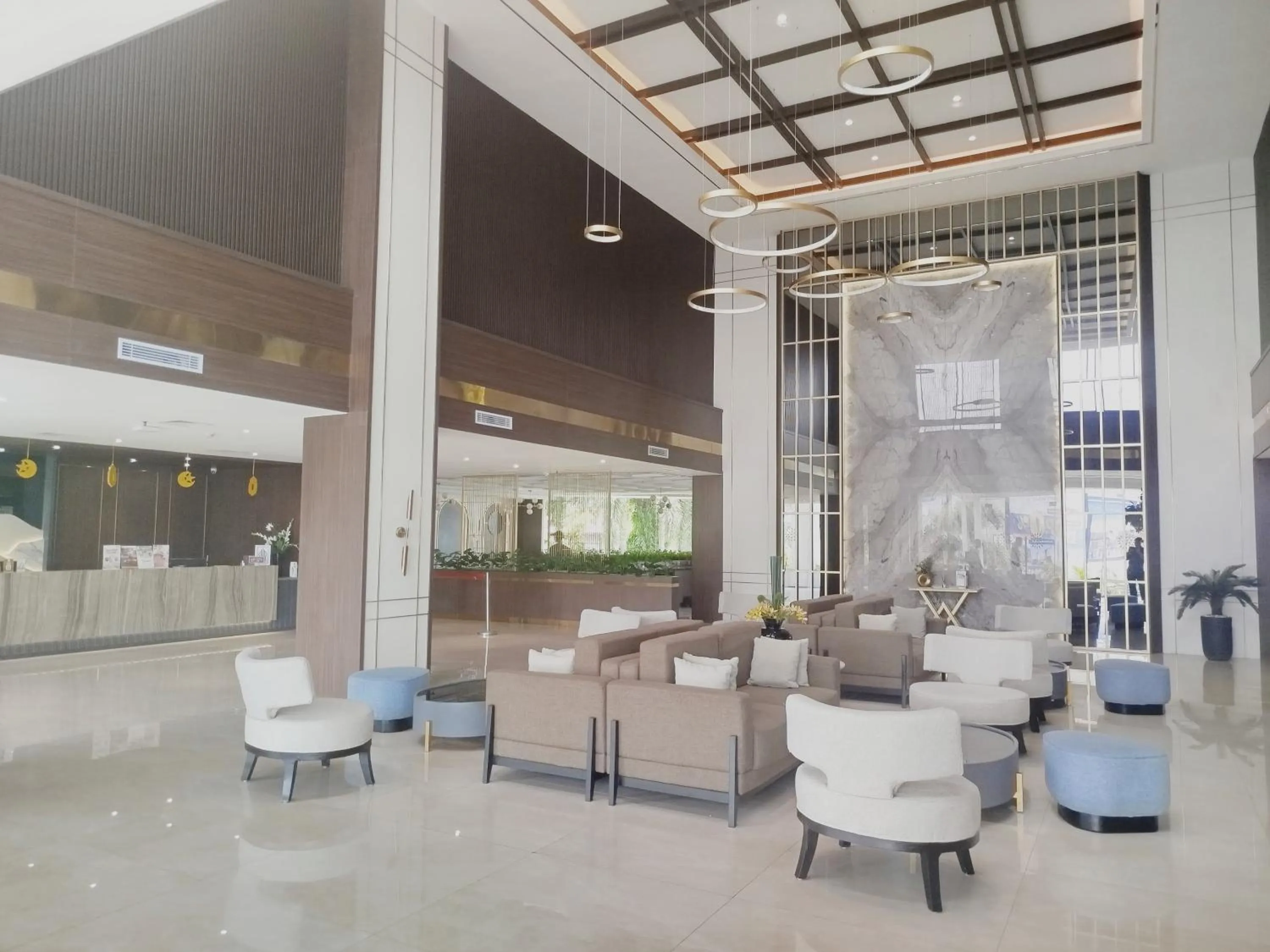 Lobby or reception in The Sun Hotel Sidoarjo