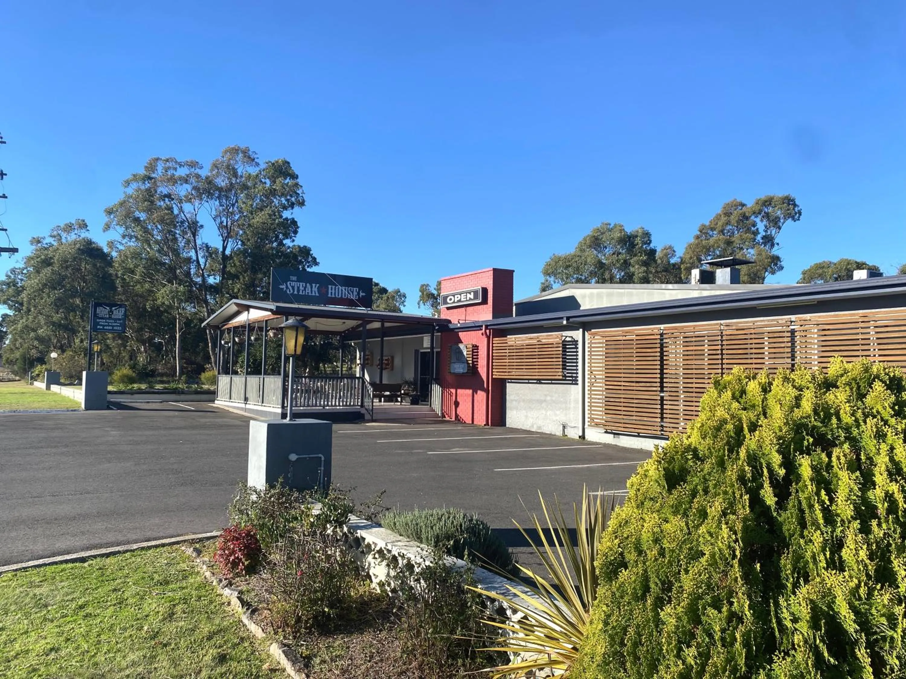 Restaurant/places to eat in High Street Motor Inn