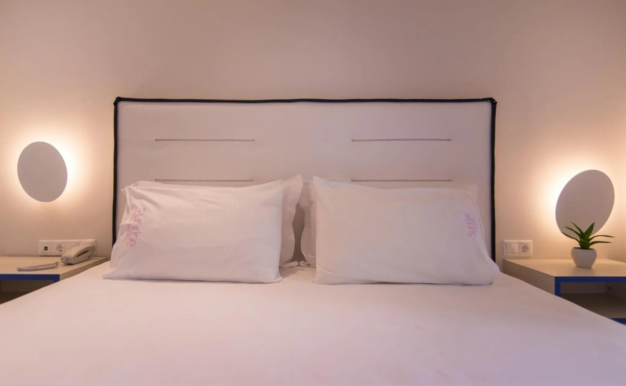 Bed in Sun Rise Hotel