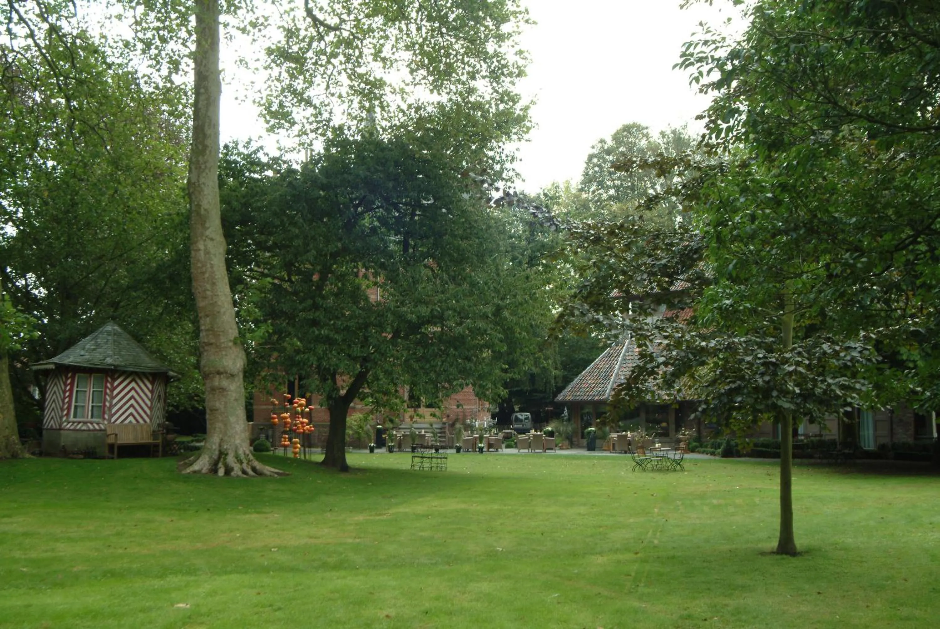 Garden in Charmehotel Manoir Ogygia