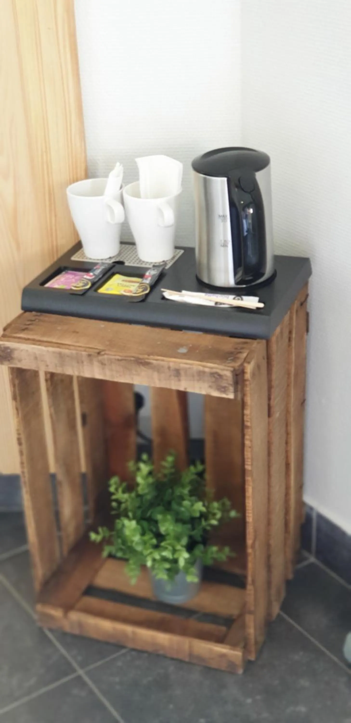 Coffee/tea facilities in Hôtel La Baïne