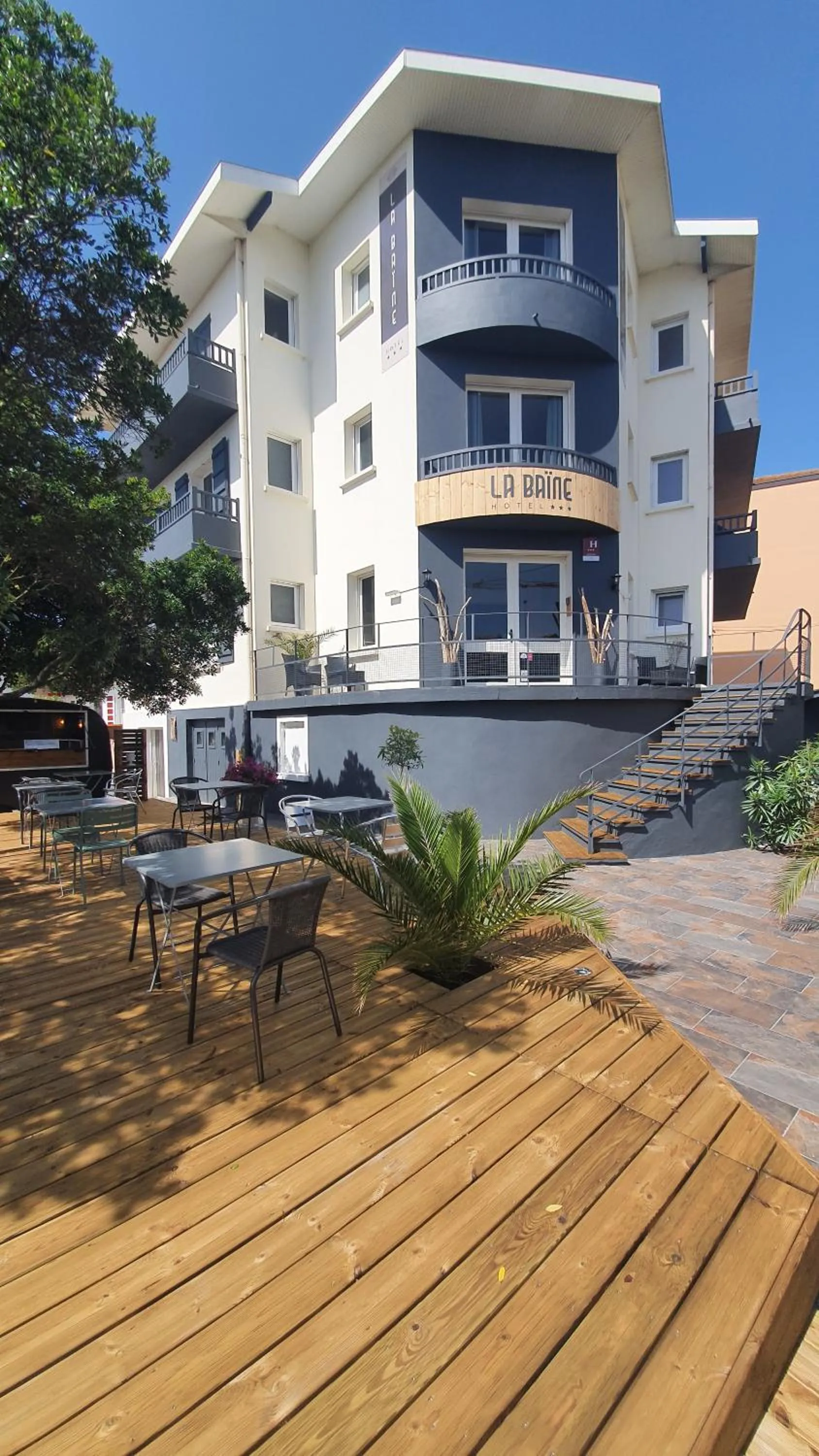 Property building in Hôtel La Baïne