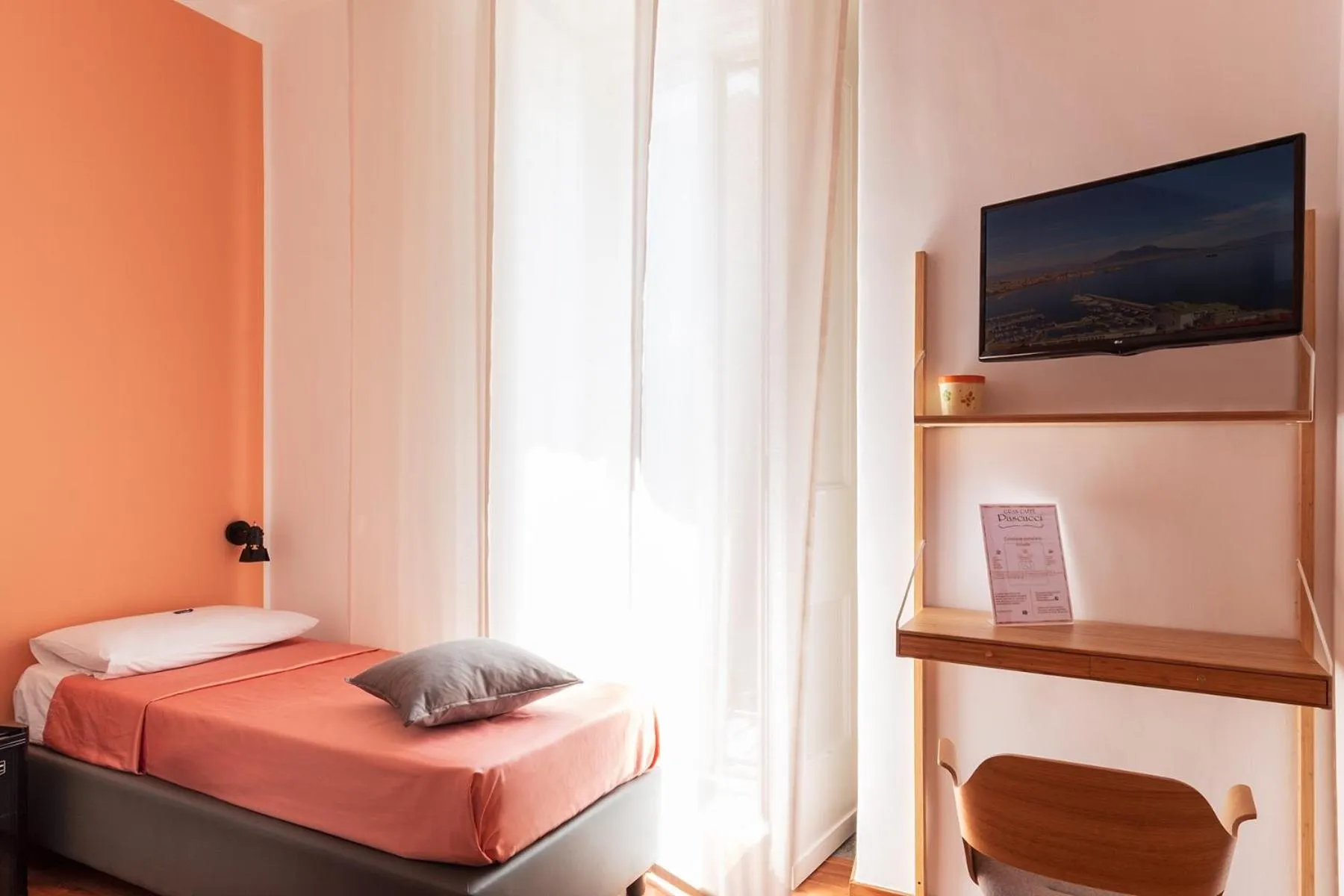 Bed in B&B Monserrato