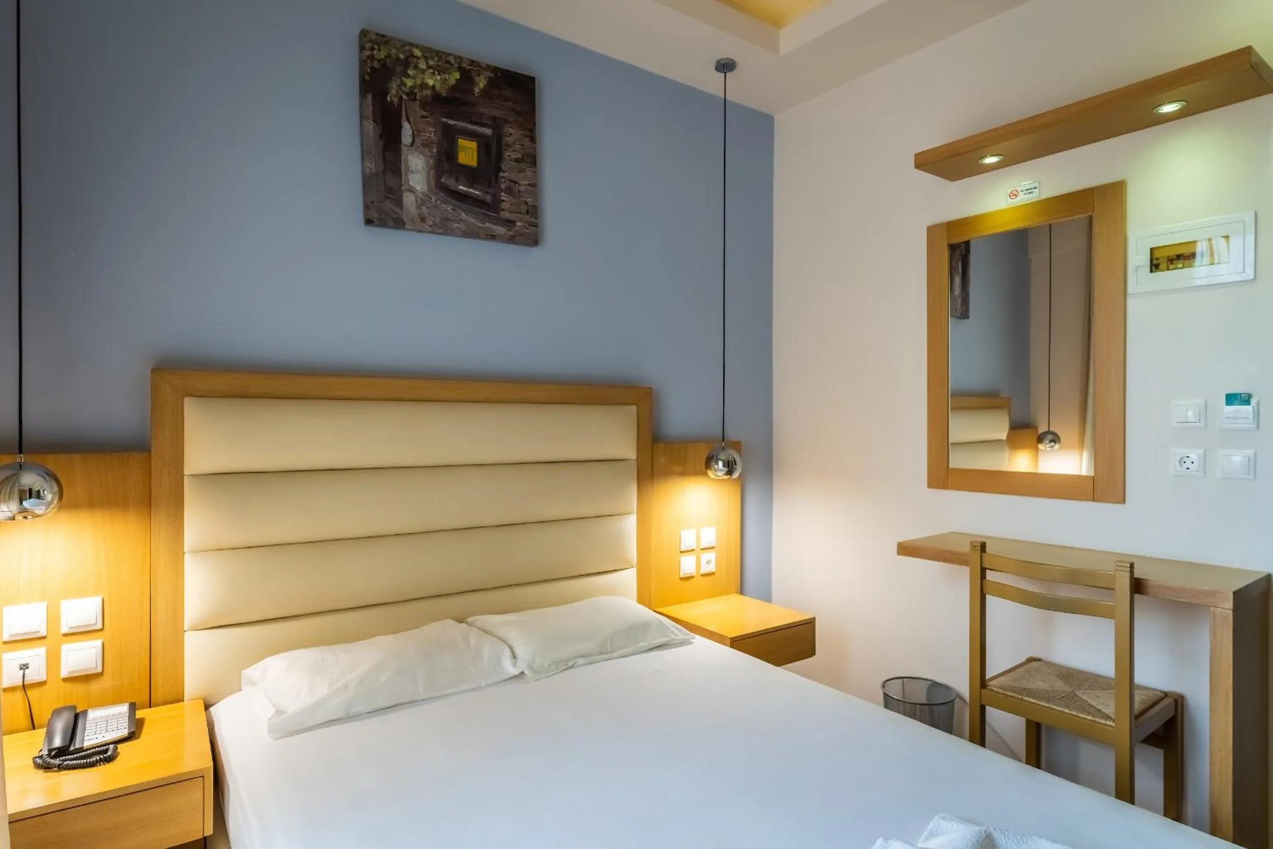 Bedroom, Bed in Pantheon Hotel