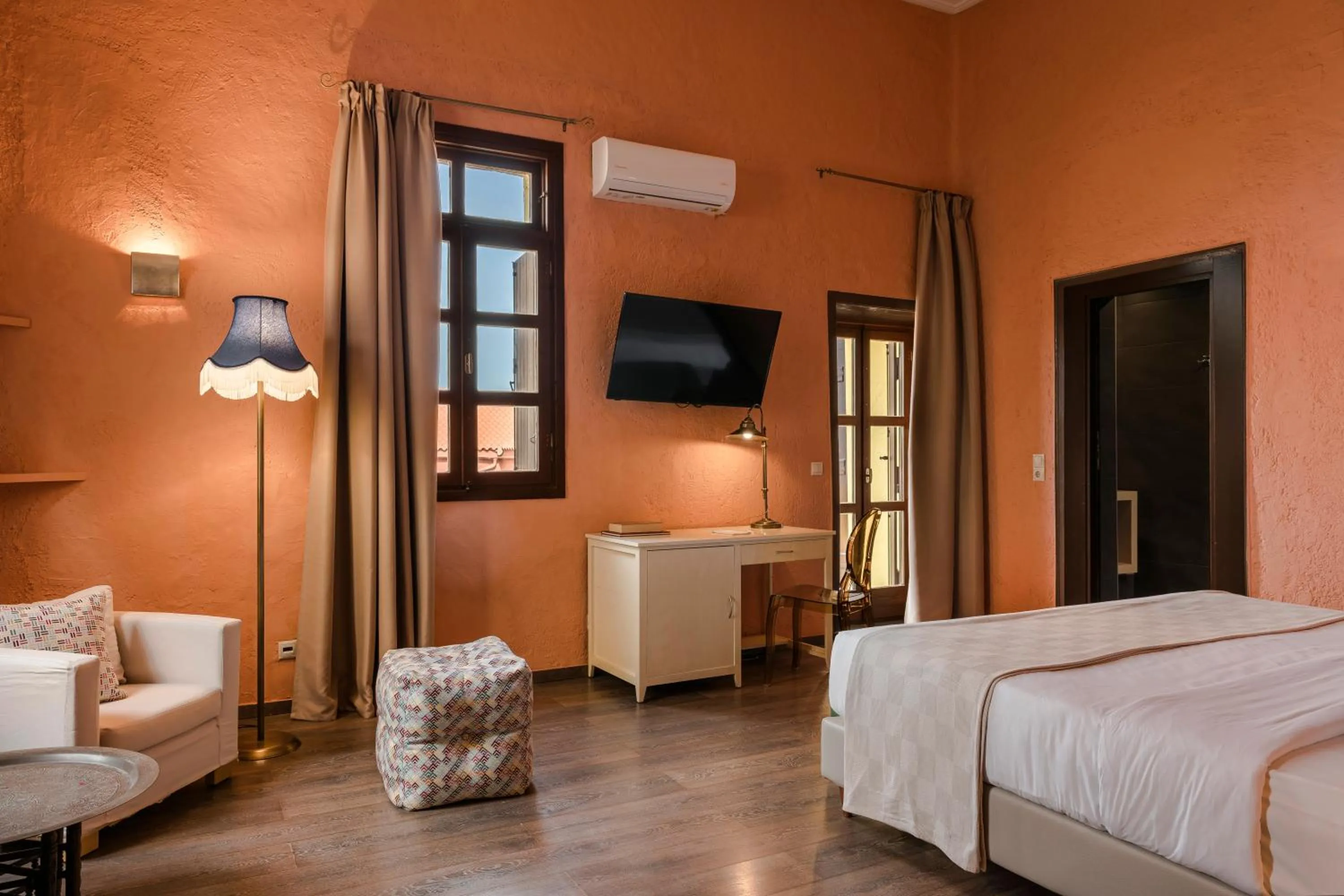 TV and multimedia in Alcanea Boutique Hotel