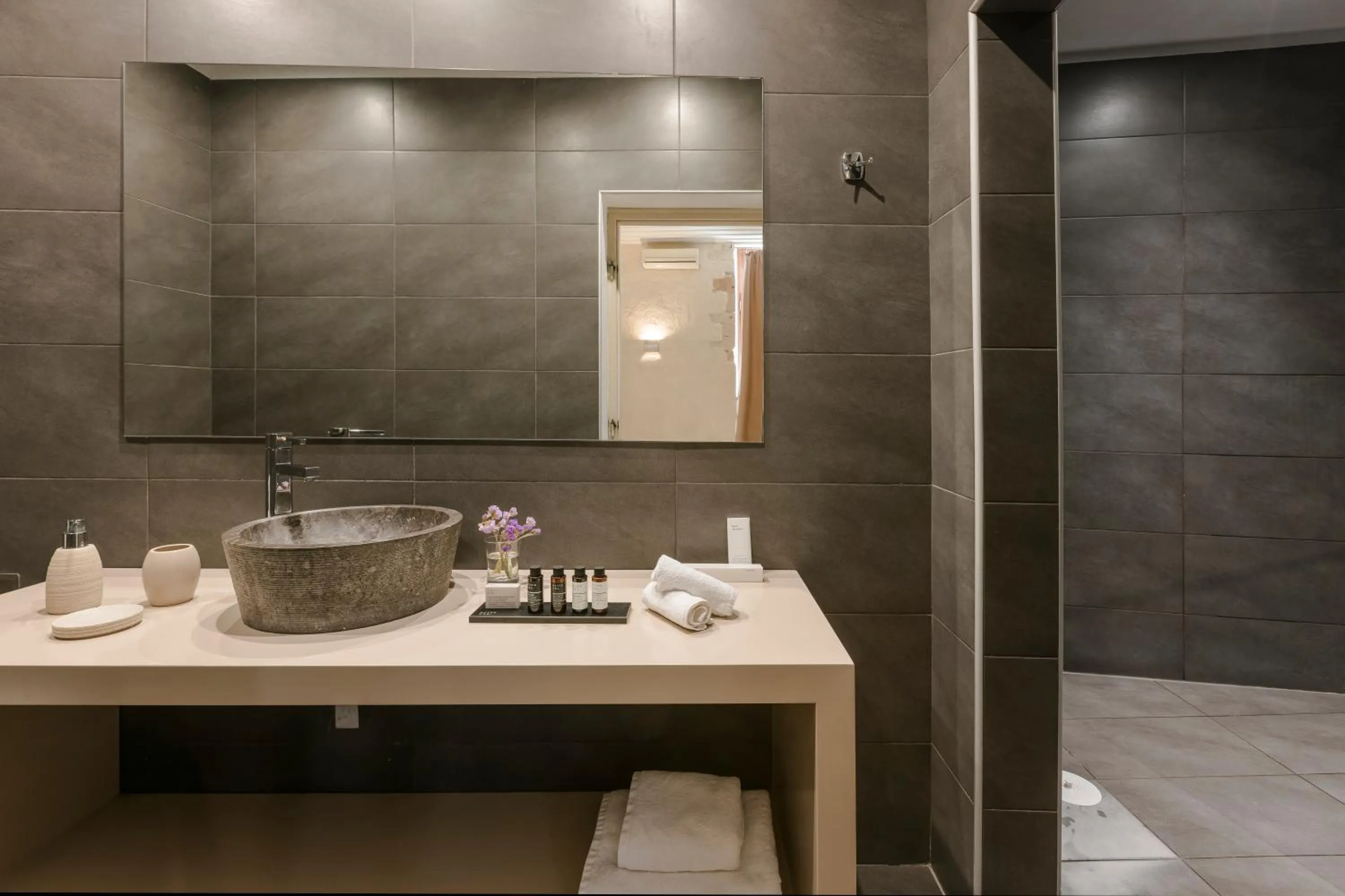 Bathroom in Alcanea Boutique Hotel