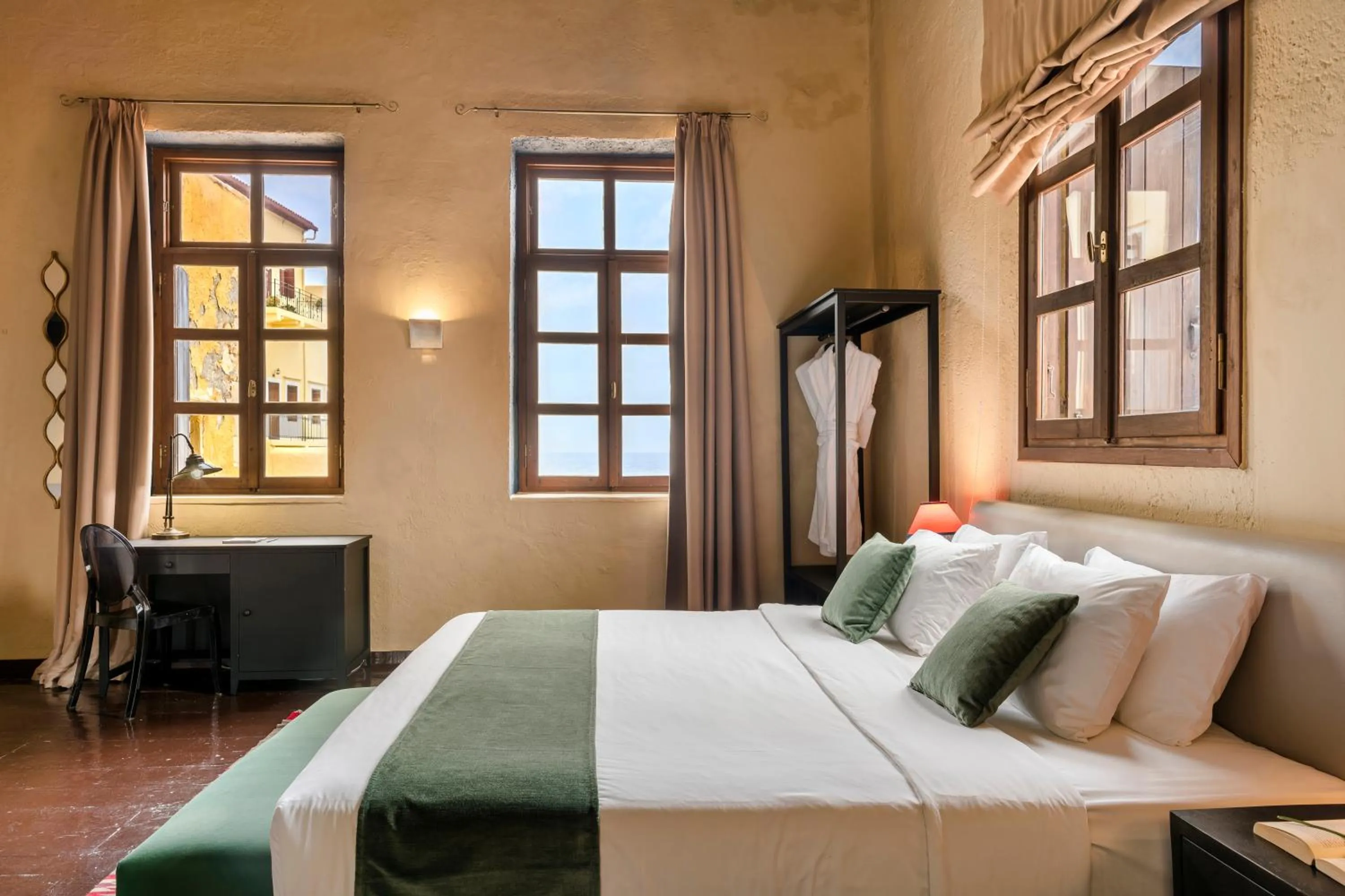 Bed in Alcanea Boutique Hotel