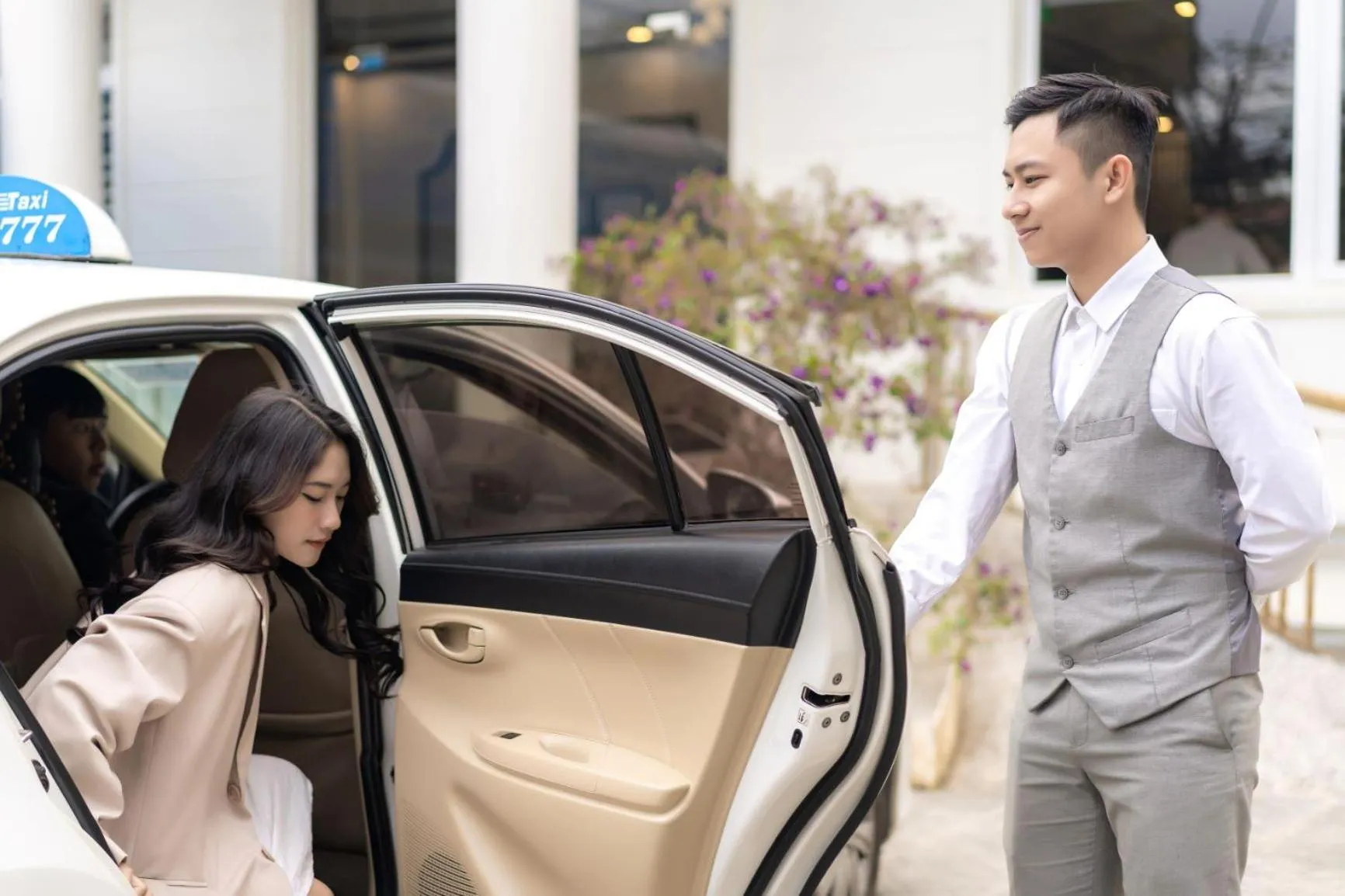 Staff in Nature Hotel - Luong The Vinh