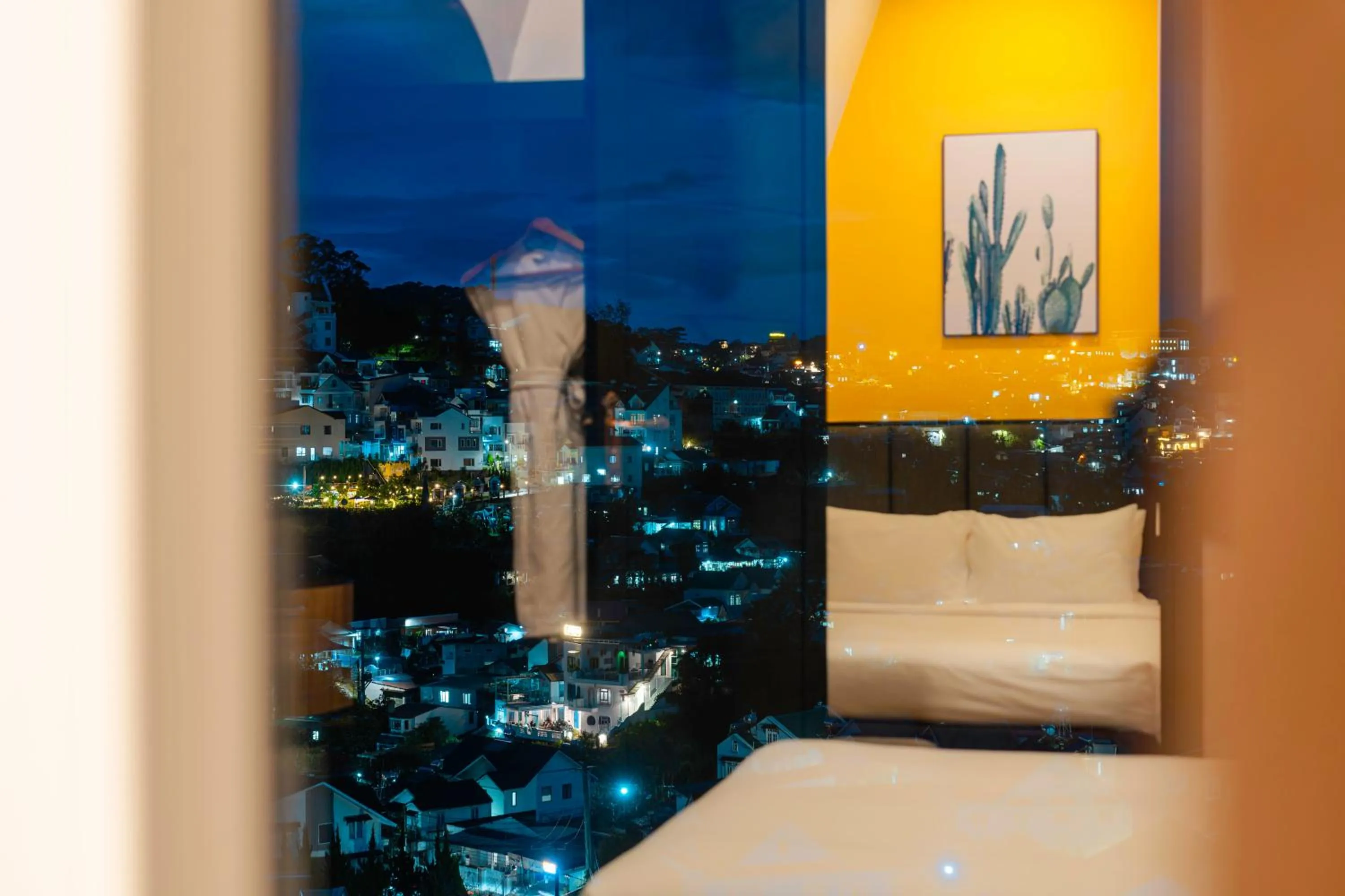 Night in Nature Hotel - Luong The Vinh