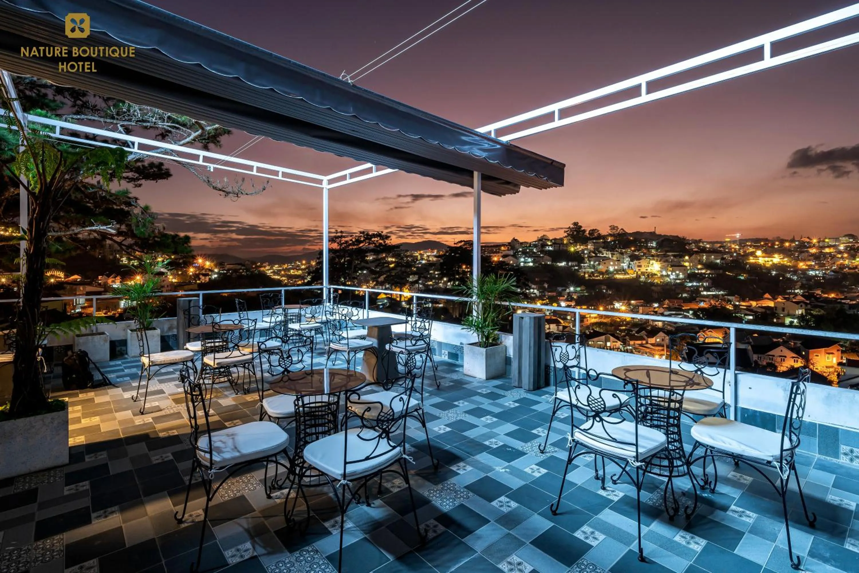 Night in Nature Hotel - Luong The Vinh