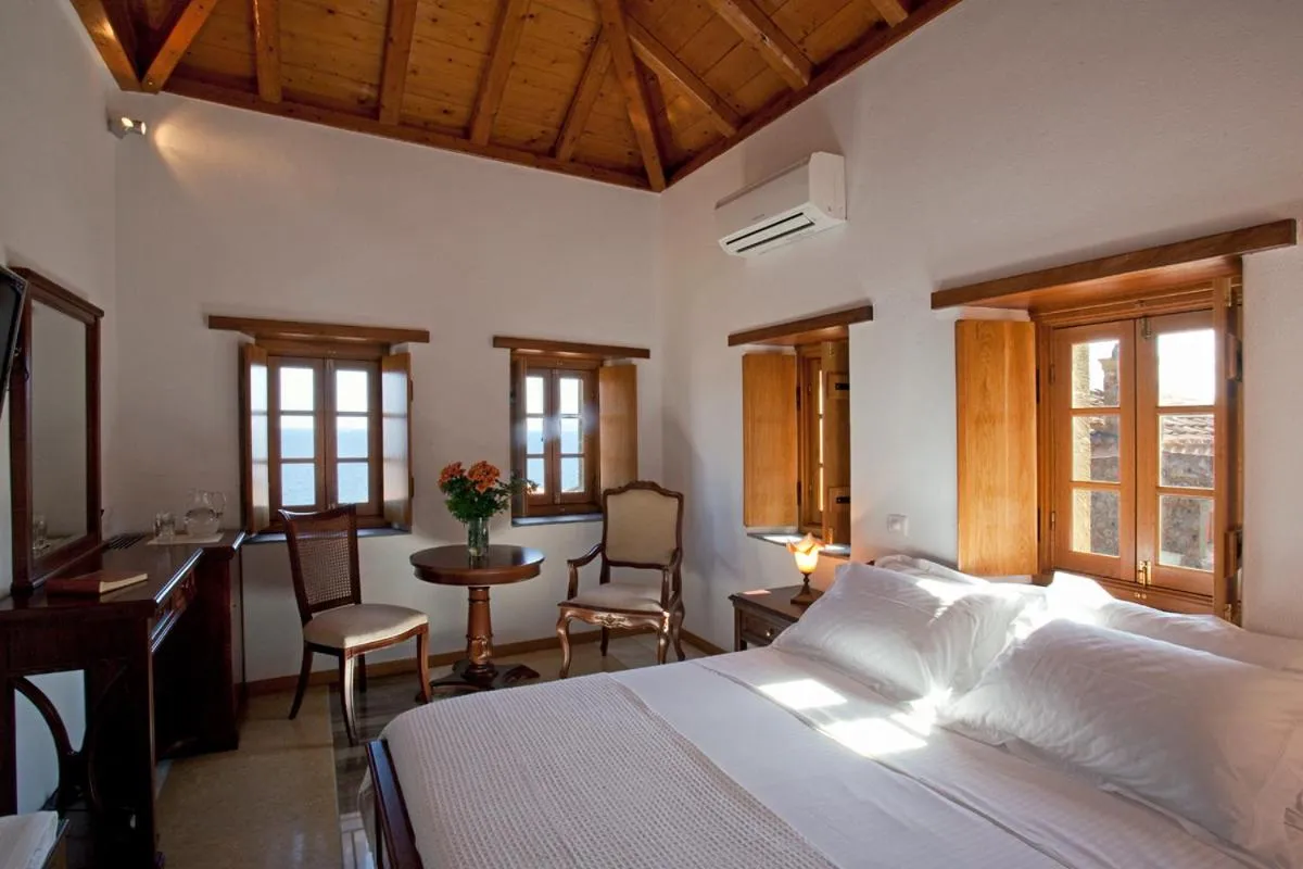 Bed in Likinia Hotel