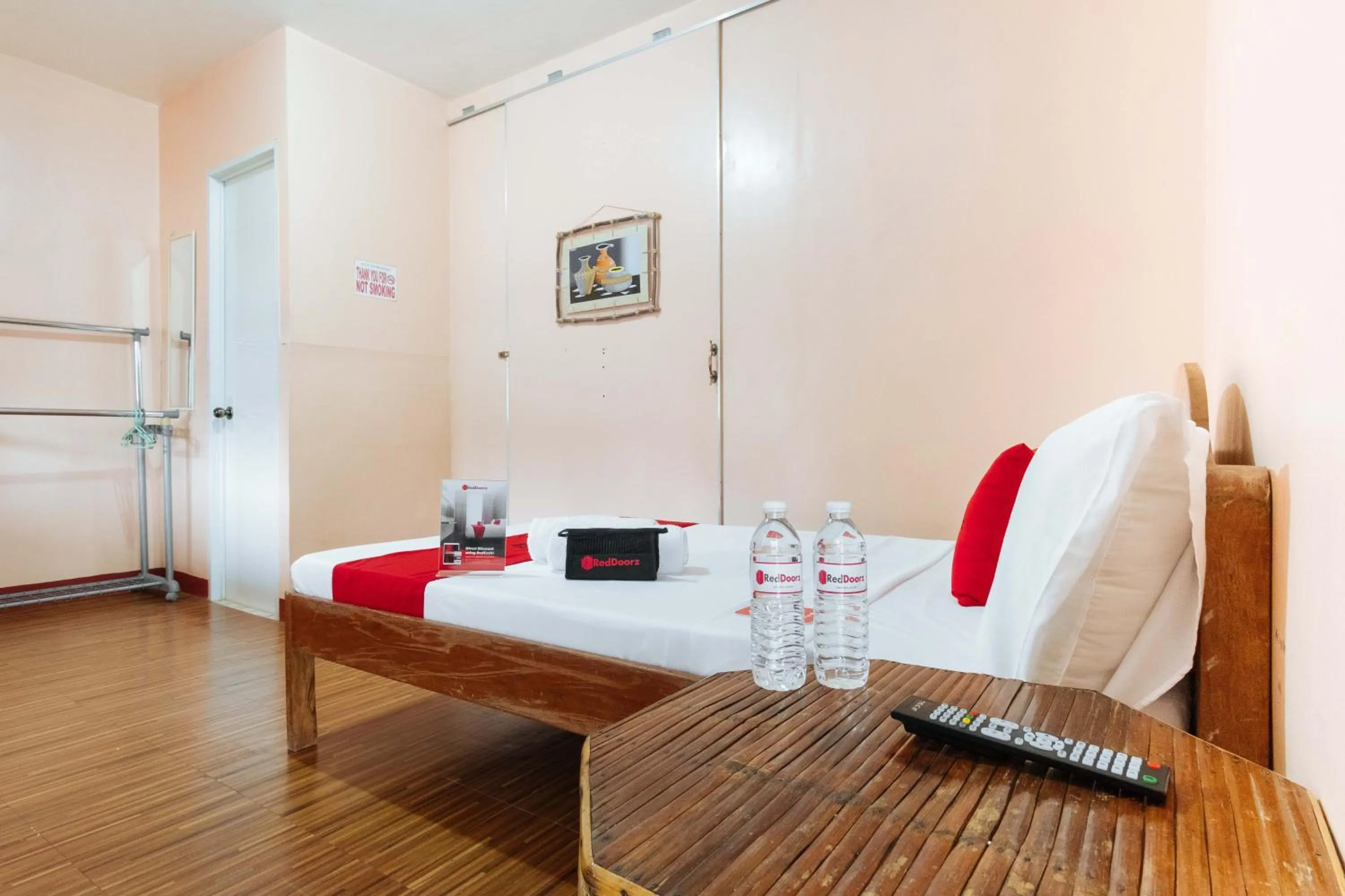 Bedroom in RedDoorz @ BM Road