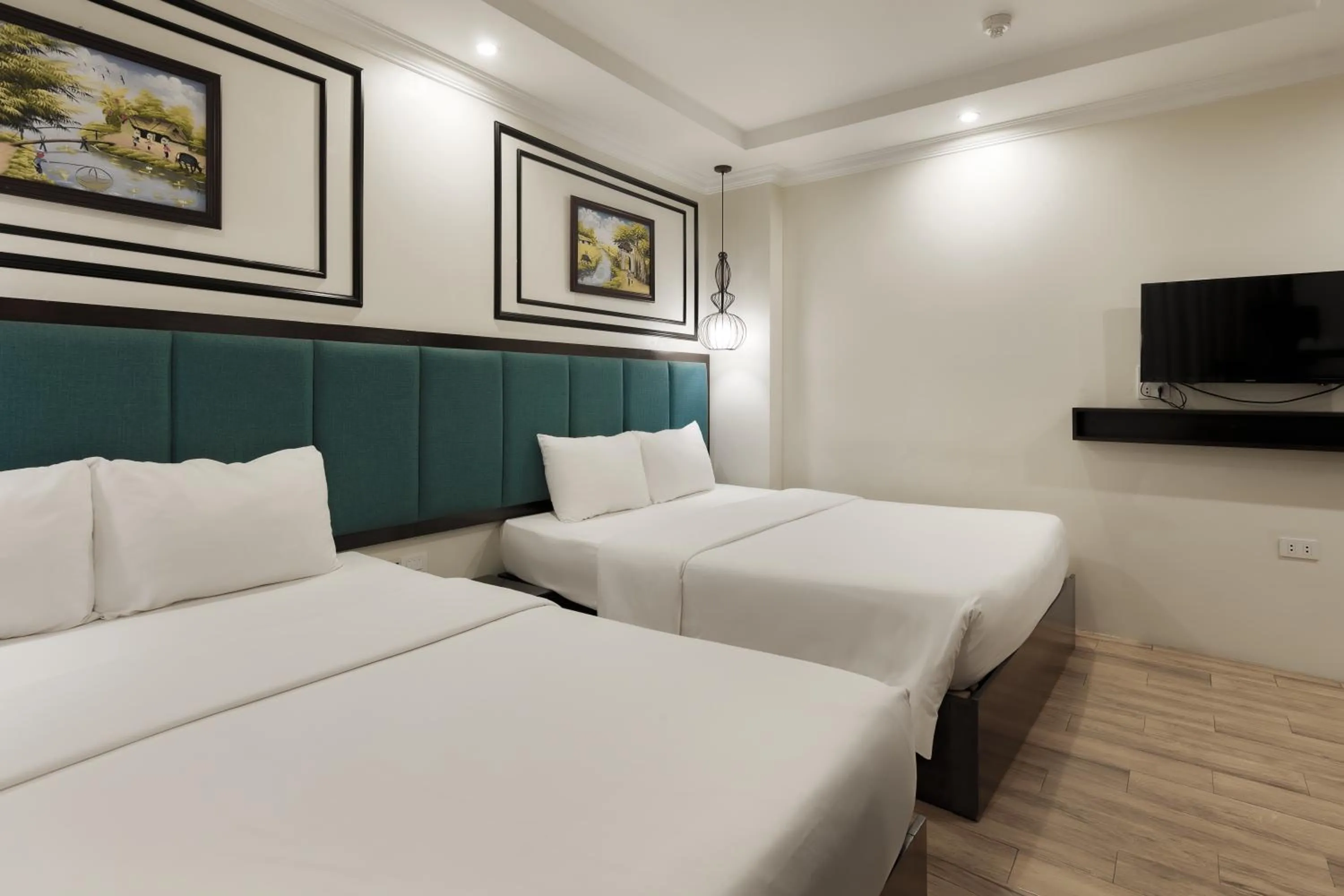 Communal lounge/ TV room, Bed in Bella Rosa Trendy Hotel & Spa