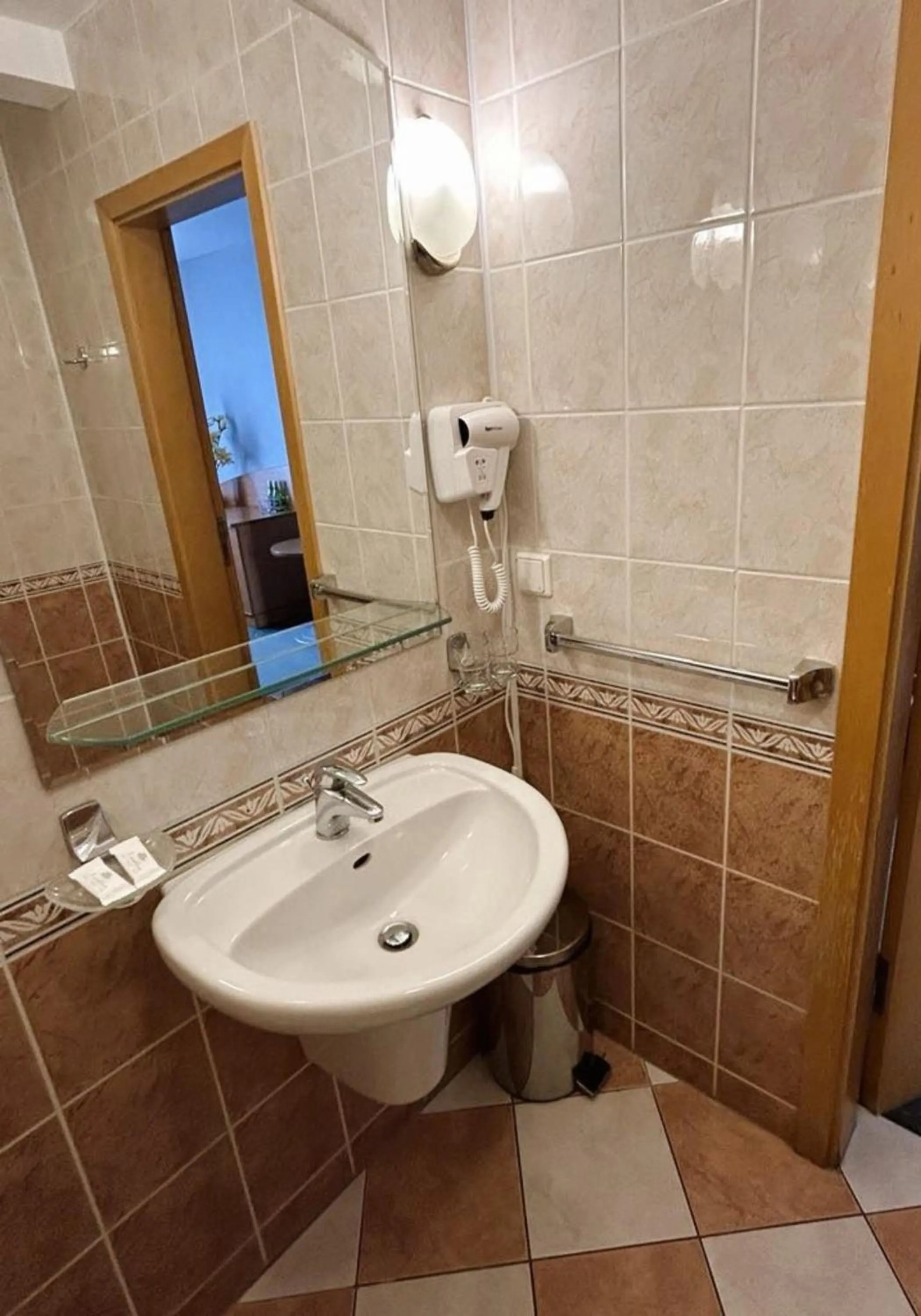 Shower in Motel Petro