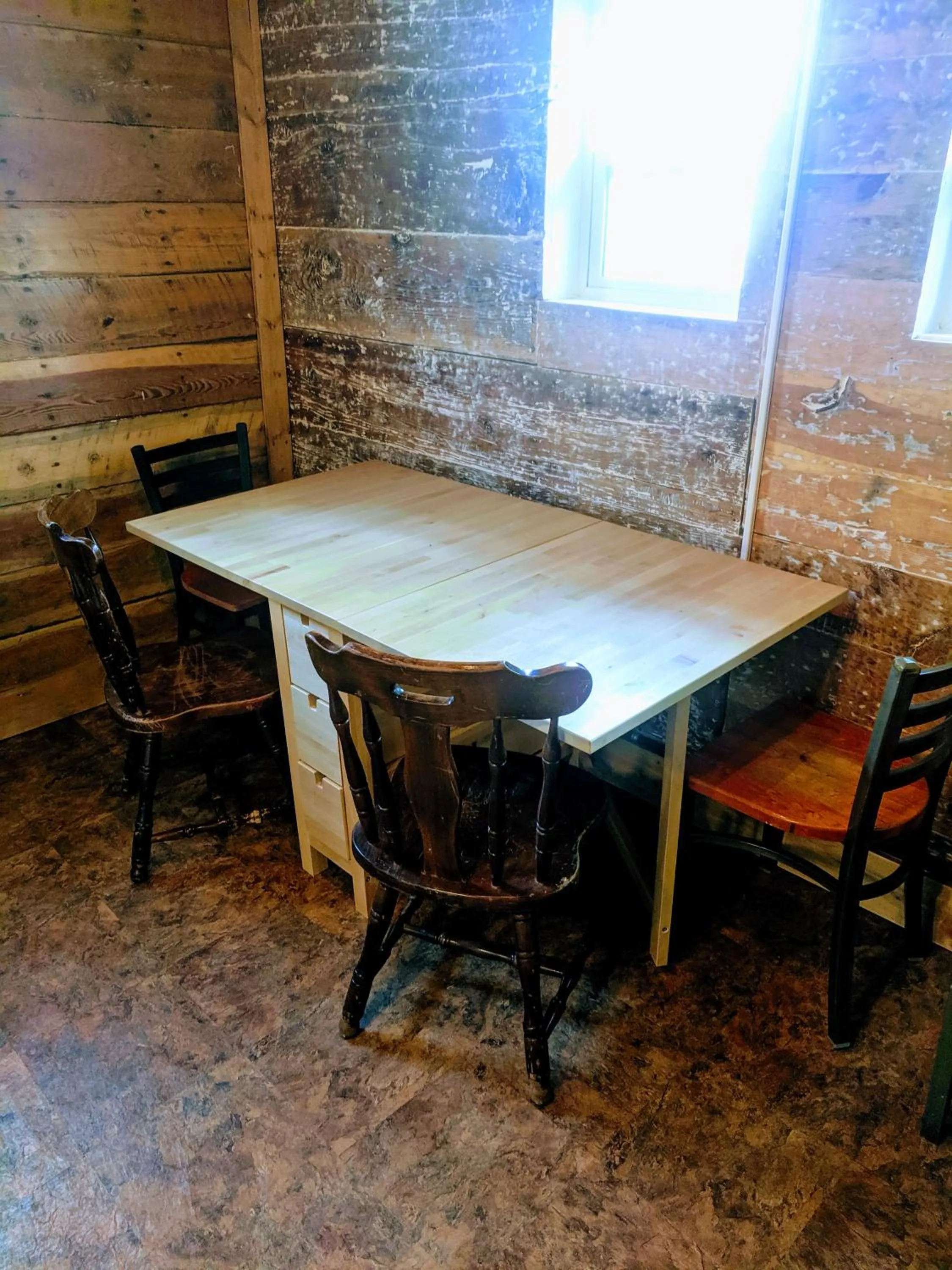 Dining area in Three Bears Inn