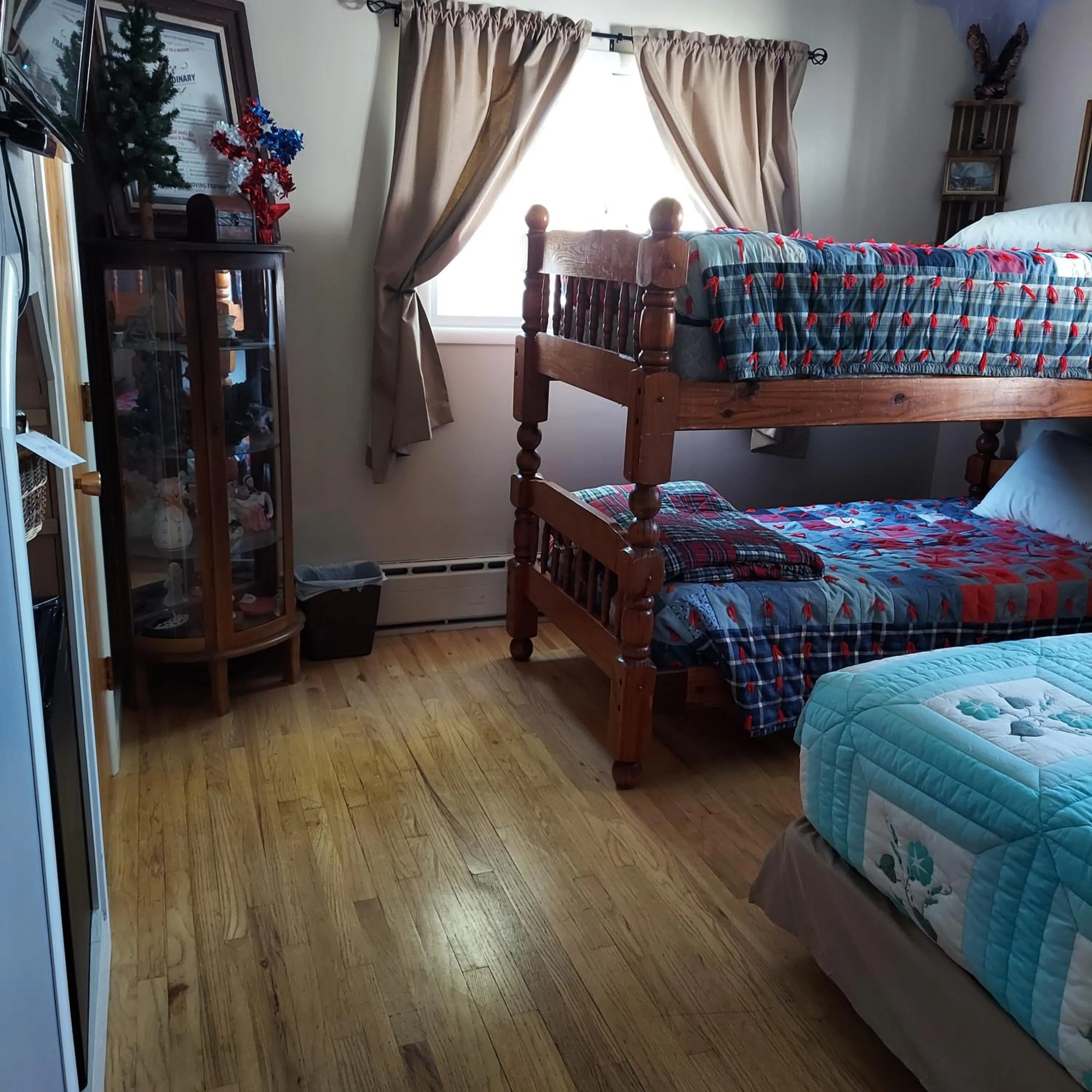 bunk bed, Bed in Three Bears Inn