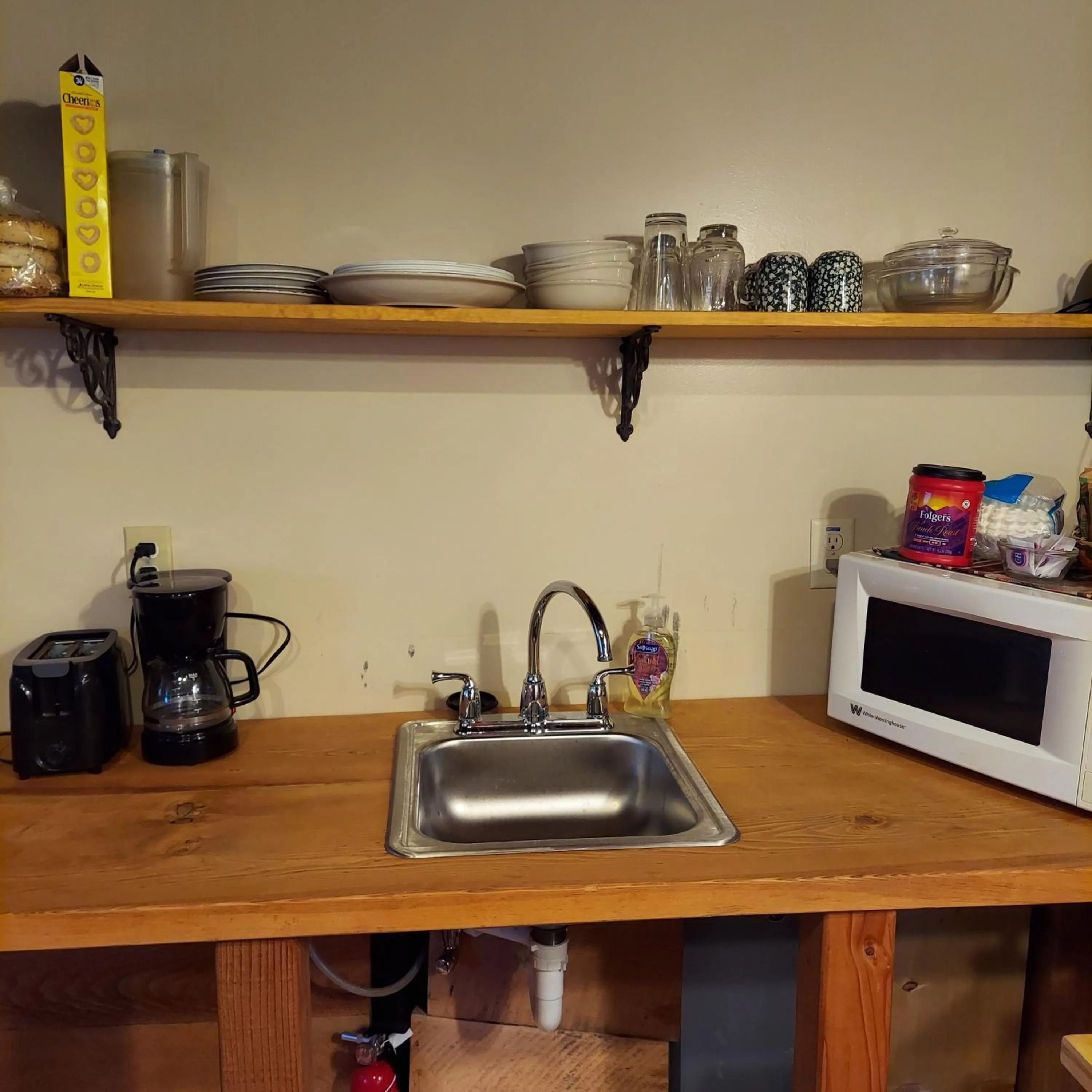 Coffee/tea facilities in Three Bears Inn