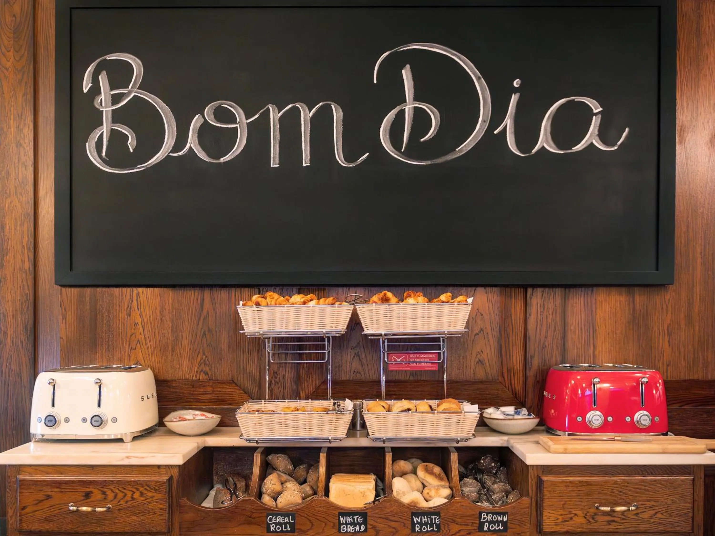 Restaurant/places to eat in Browns Downtown Hotel