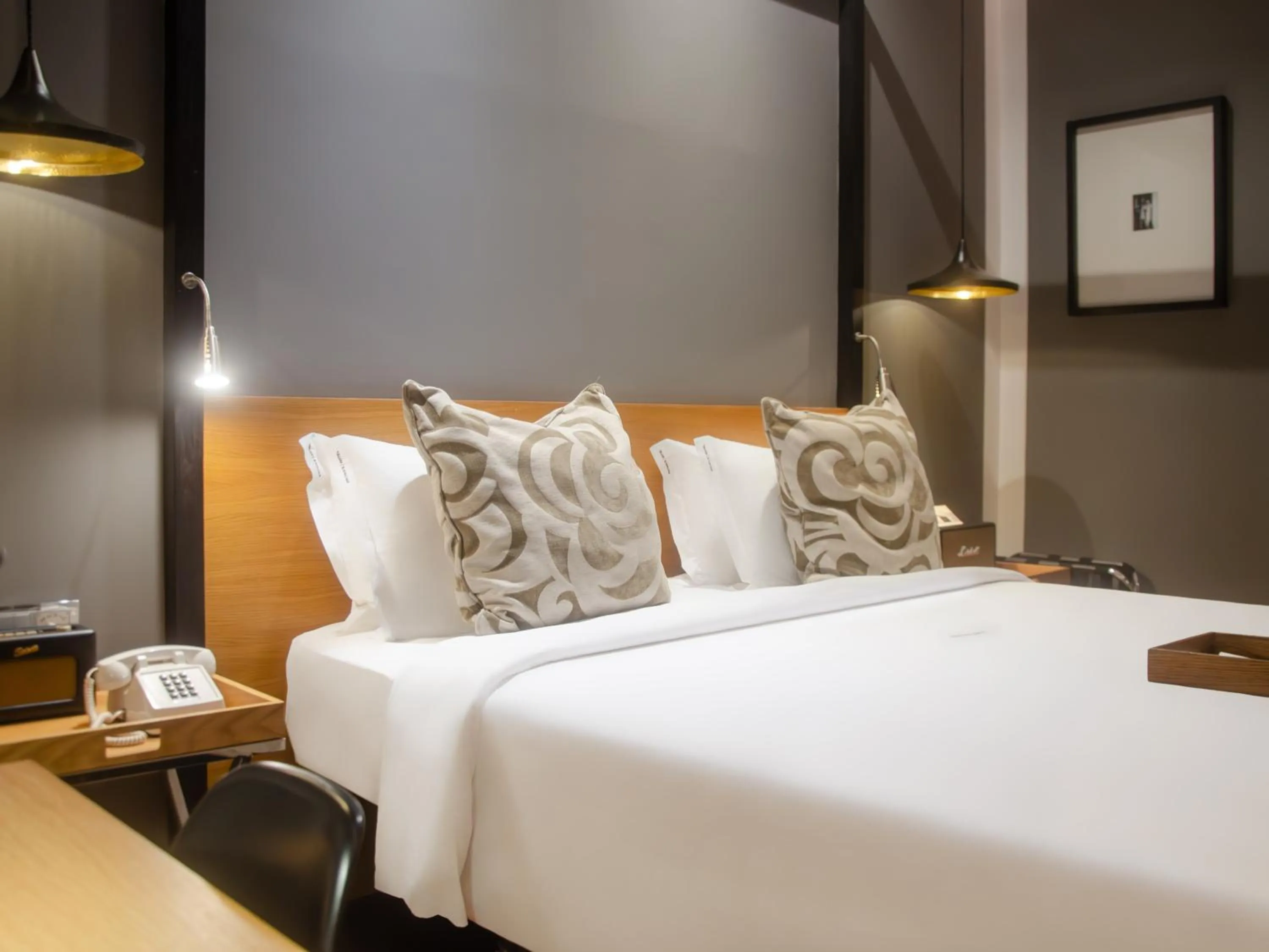 Bedroom, Bed in Browns Downtown Hotel