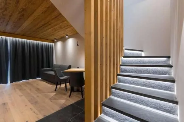 Arnica Mountain Hotel