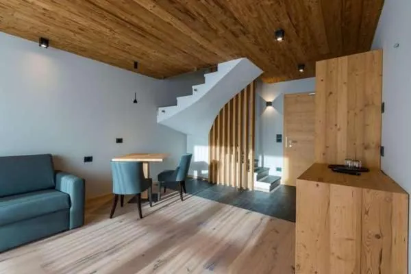 Arnica Mountain Hotel