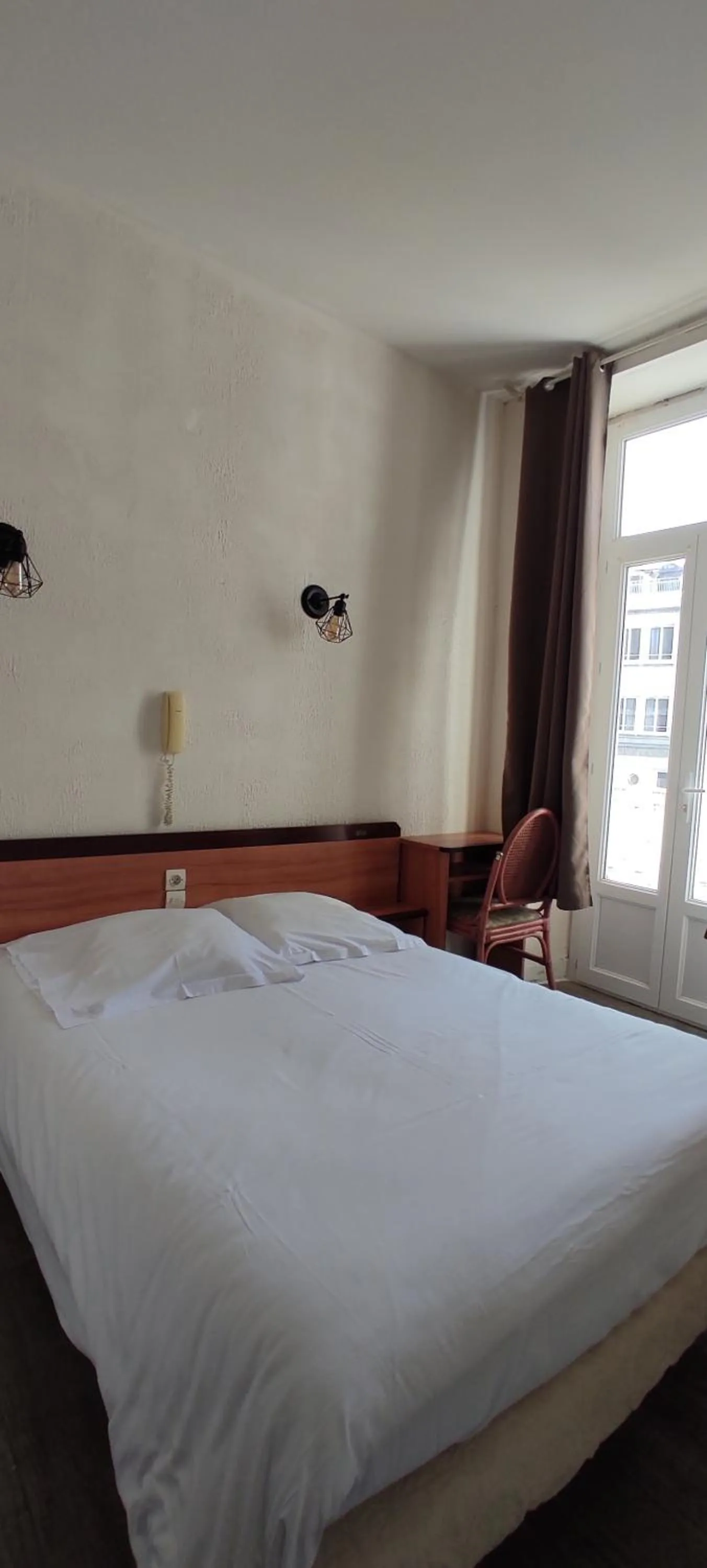 Photo of the whole room in Hotel Luxembourg