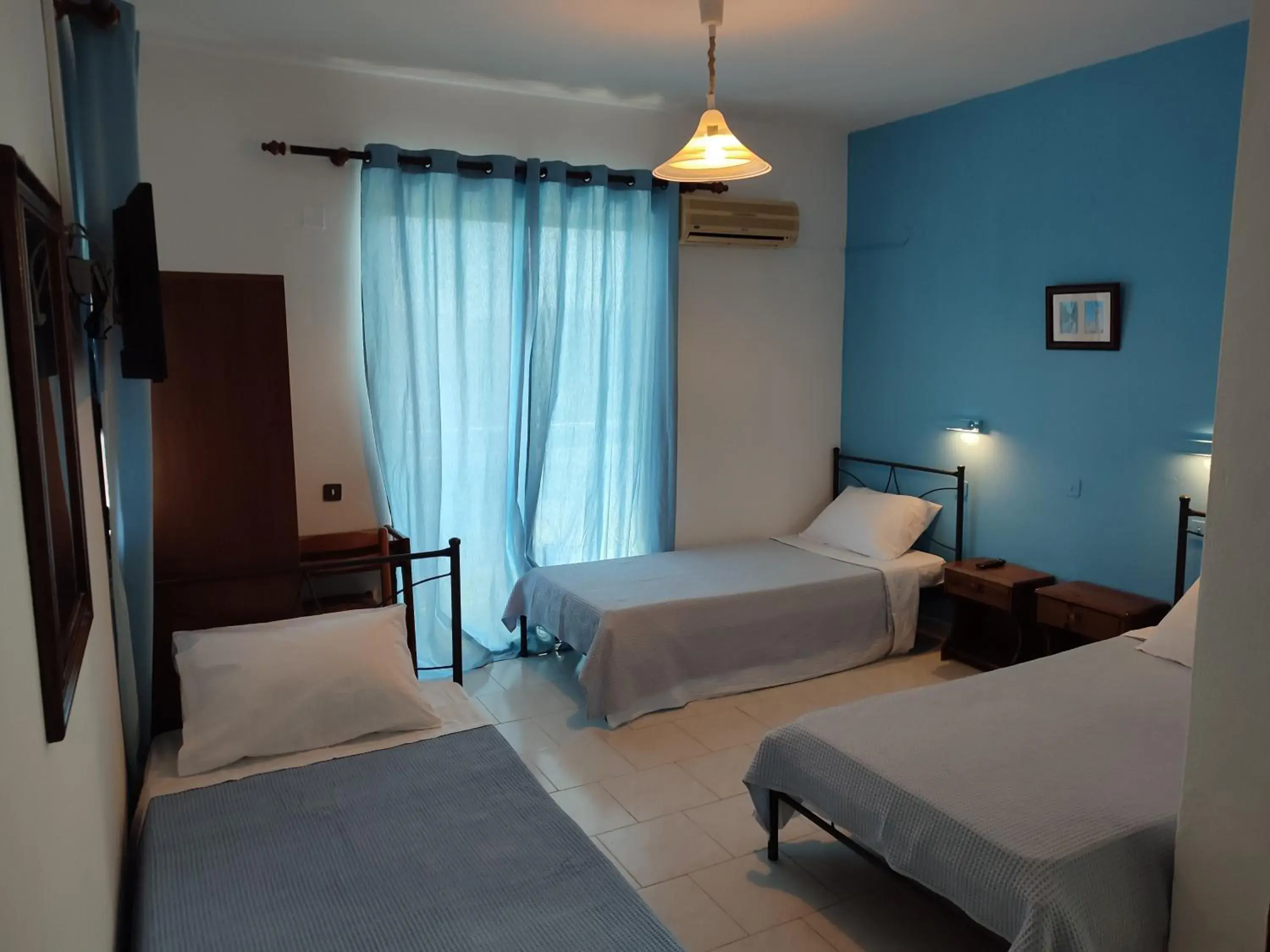 Studio (3 Adults) in Dolphin Apartments Studio (3 Adults) in Dolphin Apartments