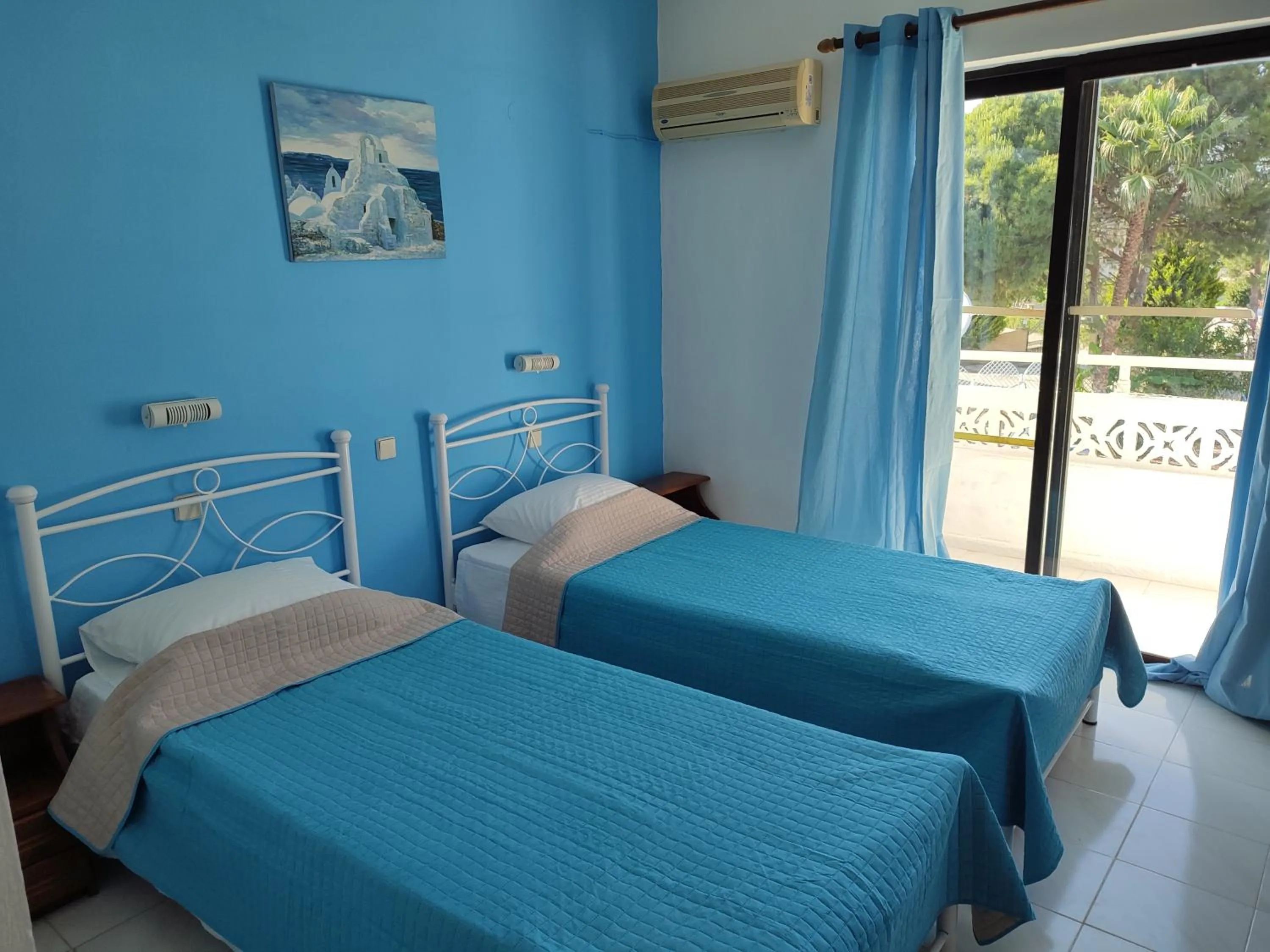 Bedroom in Dolphin Apartments