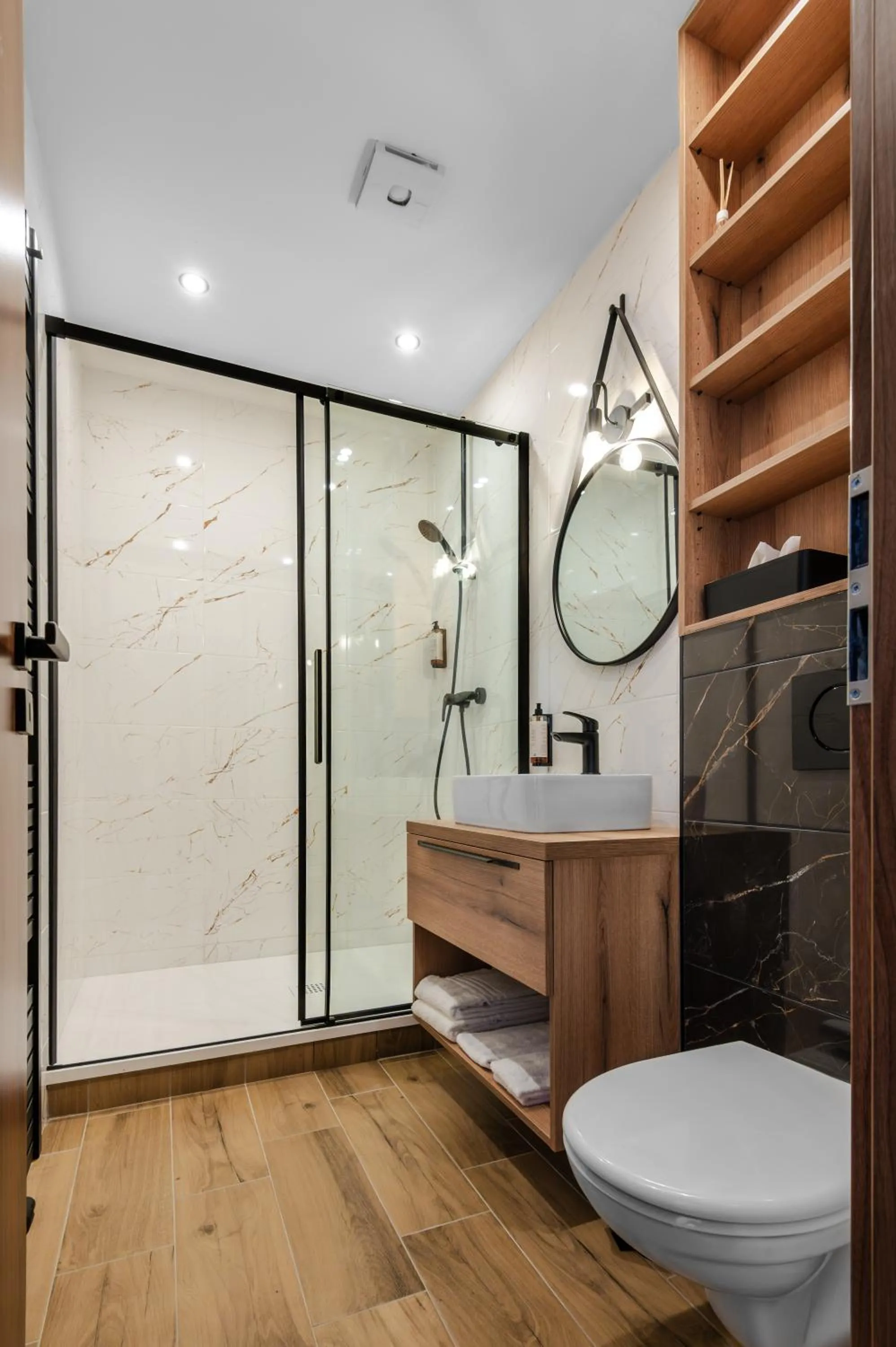 No 28 Rooms & Apartments