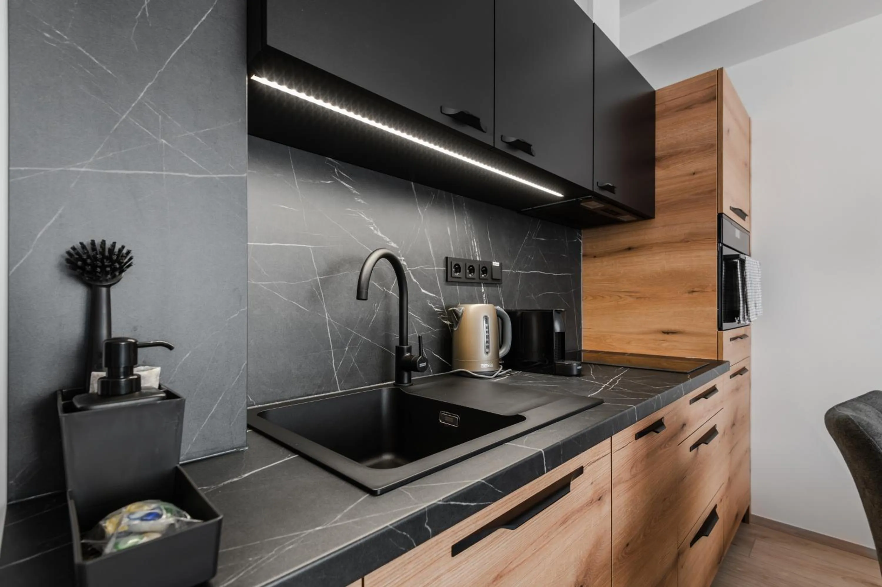 No 28 Rooms & Apartments