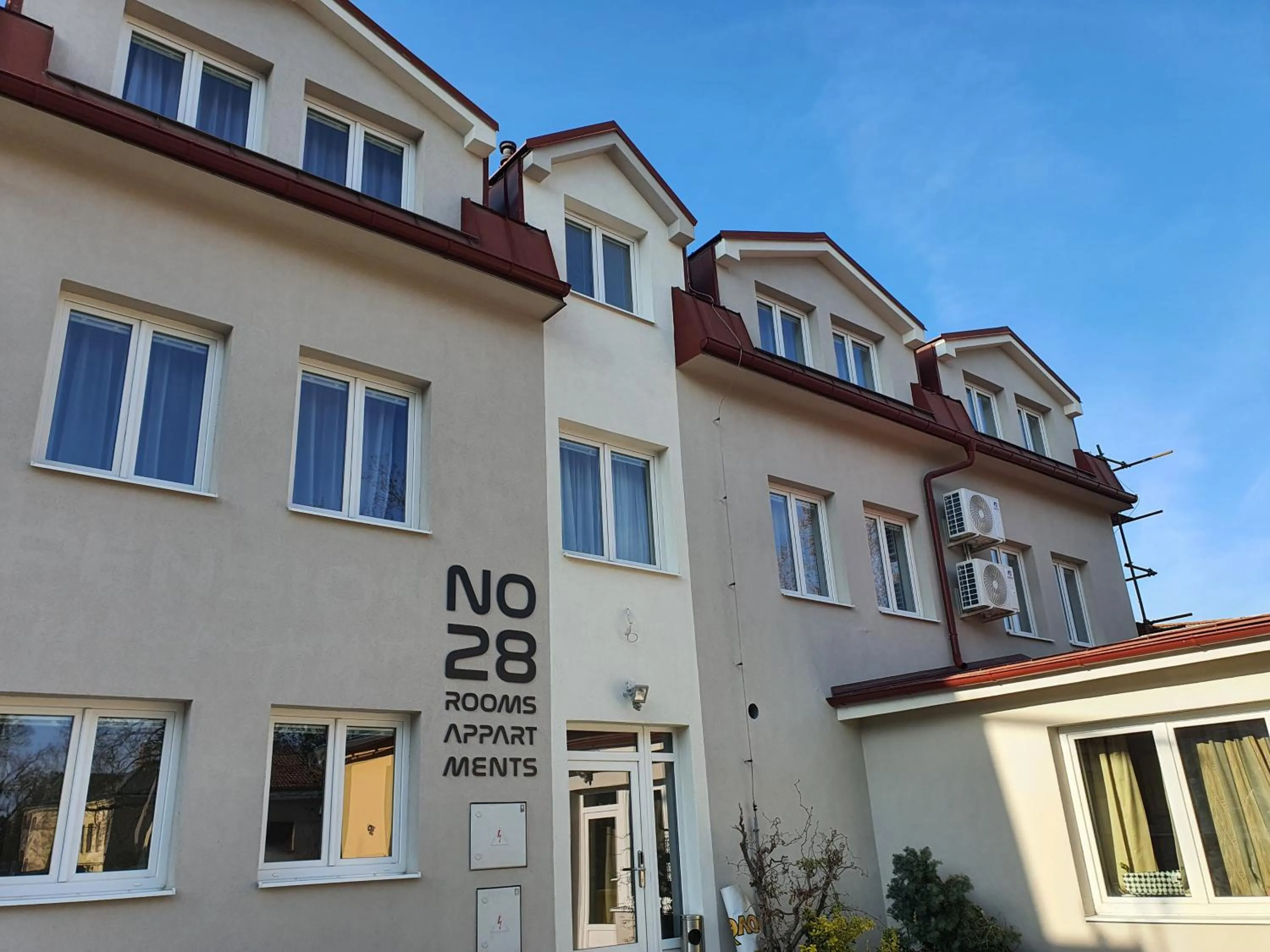 No 28 Rooms & Apartments