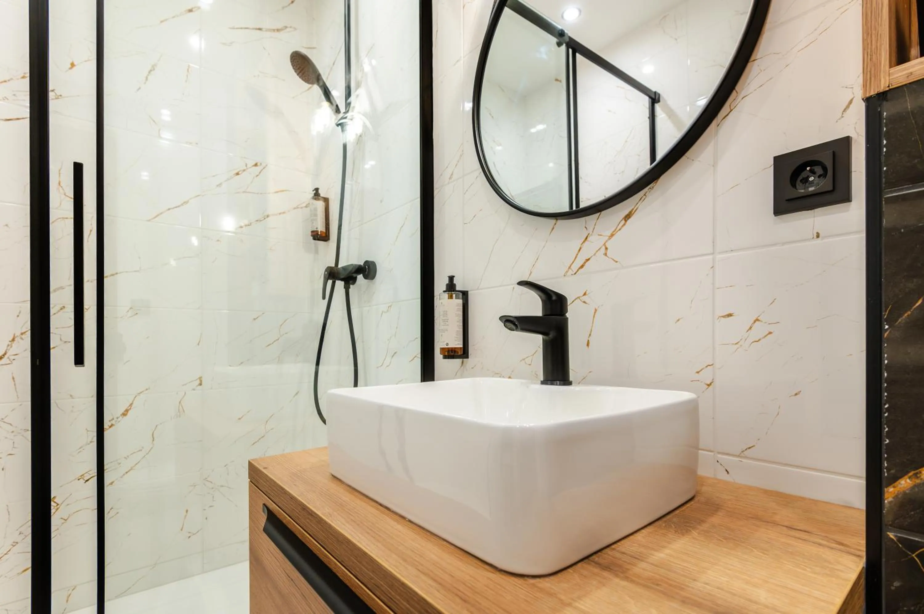 No 28 Rooms & Apartments