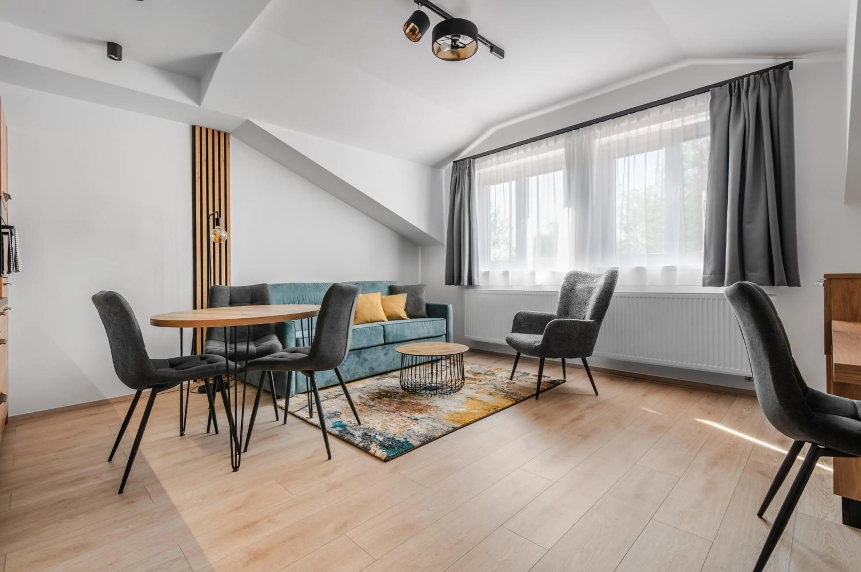 No 28 Rooms & Apartments