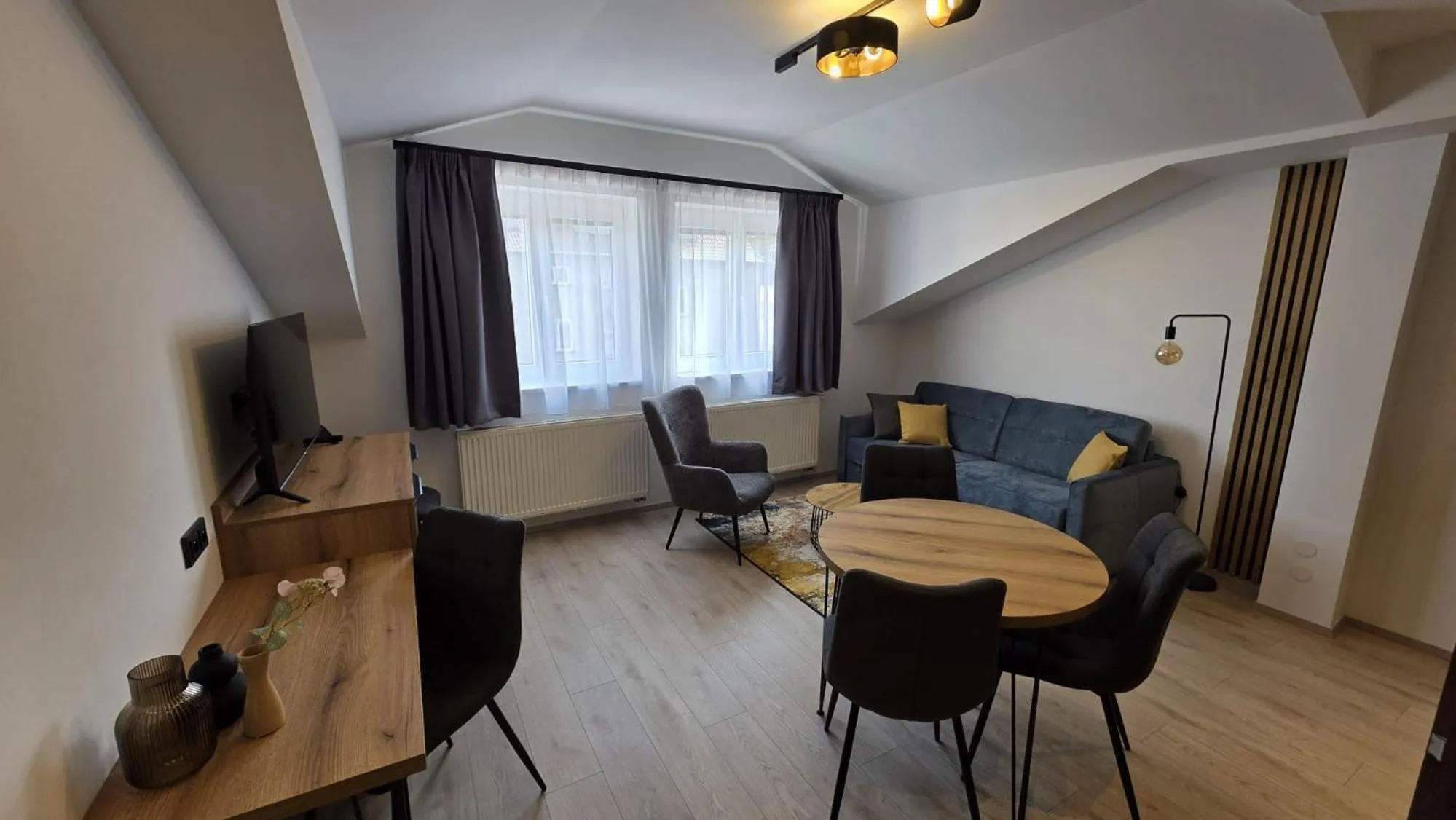 No 28 Rooms & Apartments