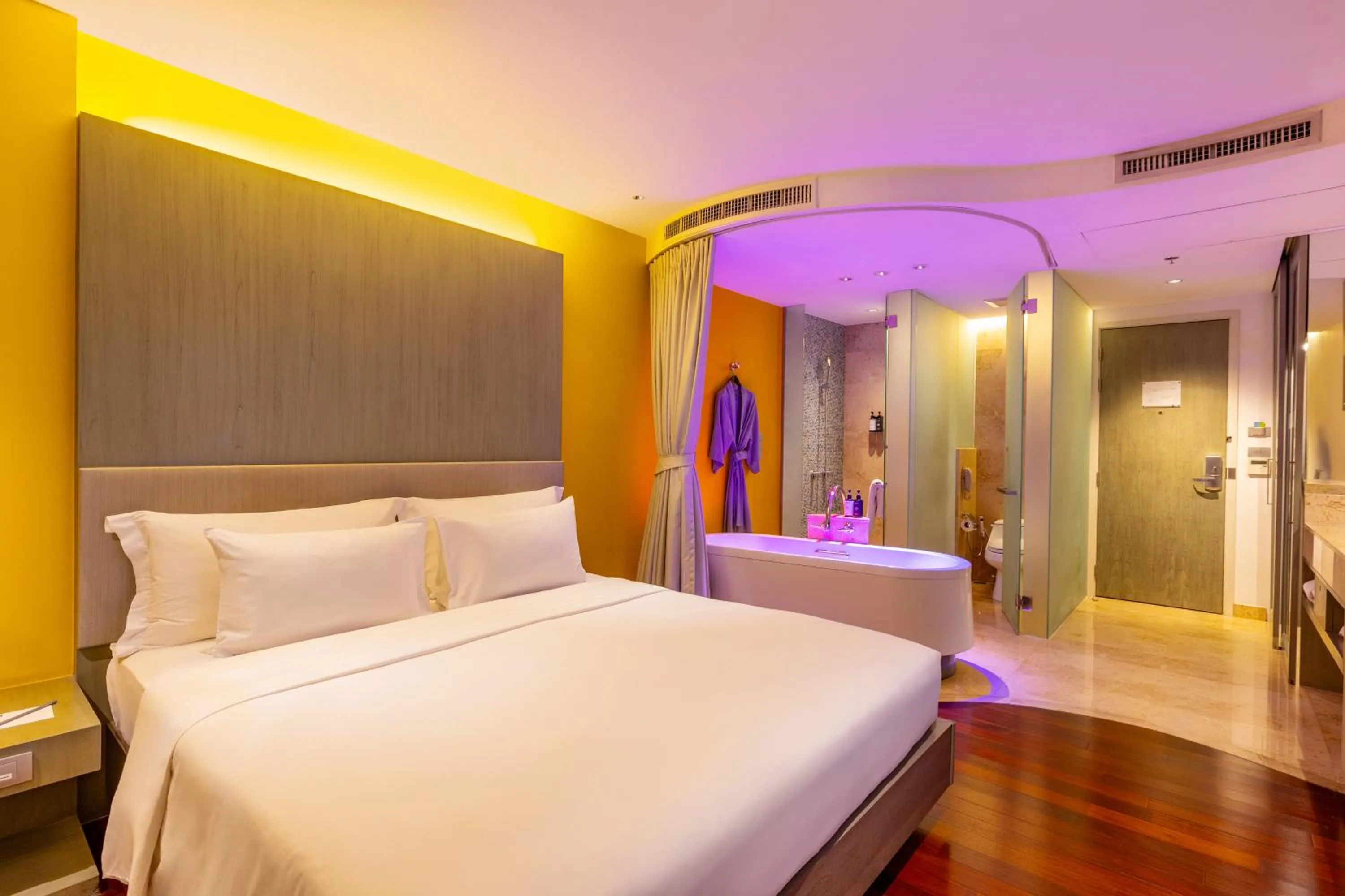 Bed in LiT BANGKOK Hotel