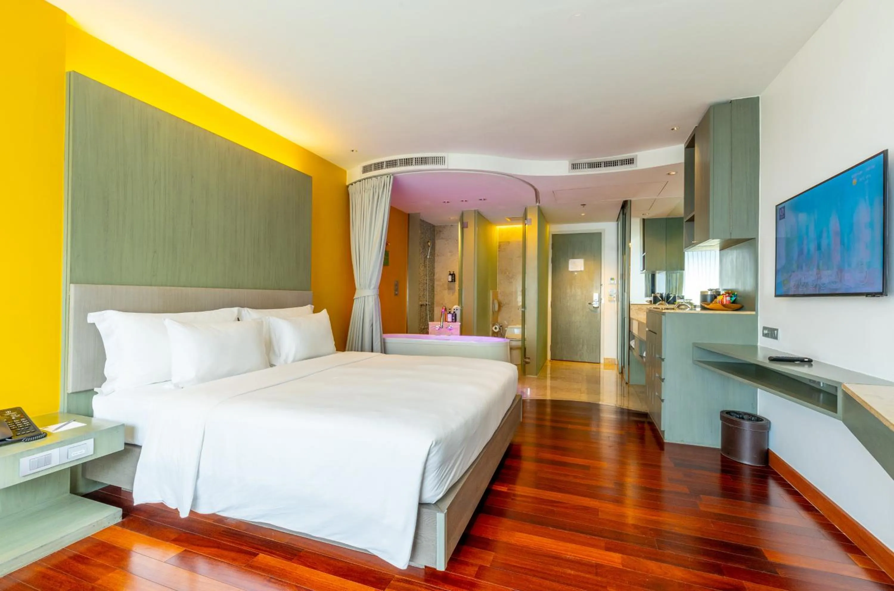 Bed in LiT BANGKOK Hotel