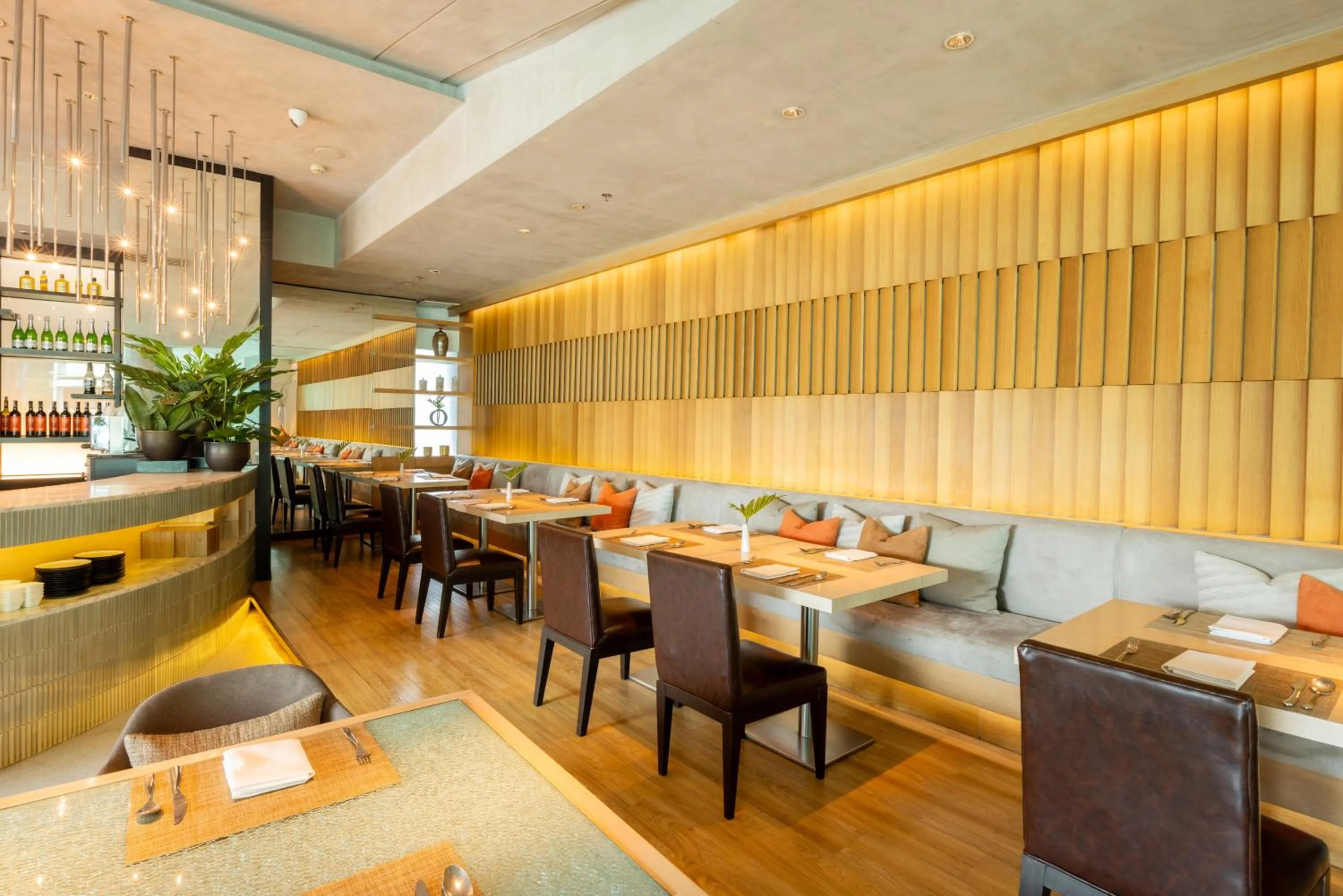 Restaurant/places to eat in LiT BANGKOK Hotel