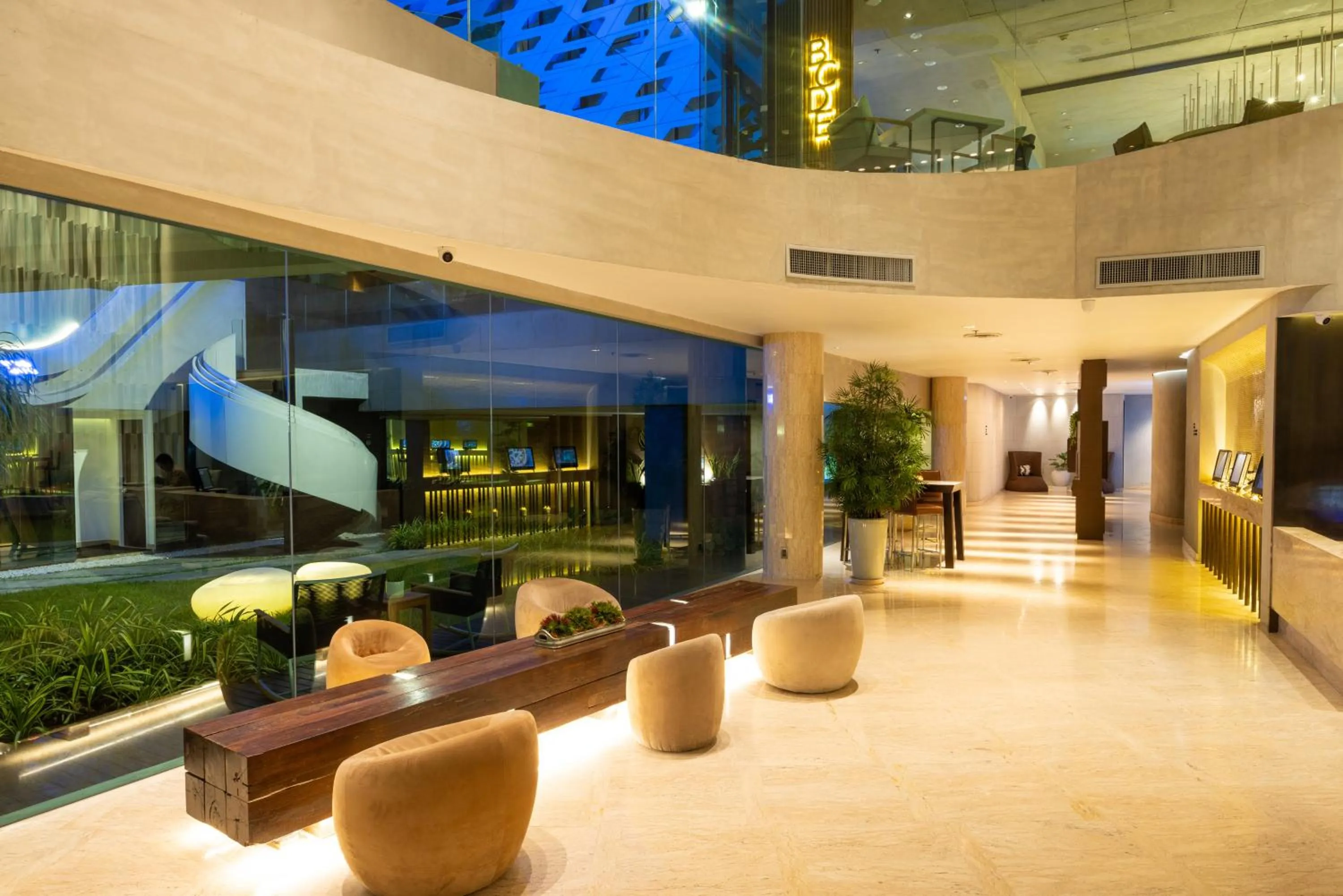 Lobby or reception in LiT BANGKOK Hotel