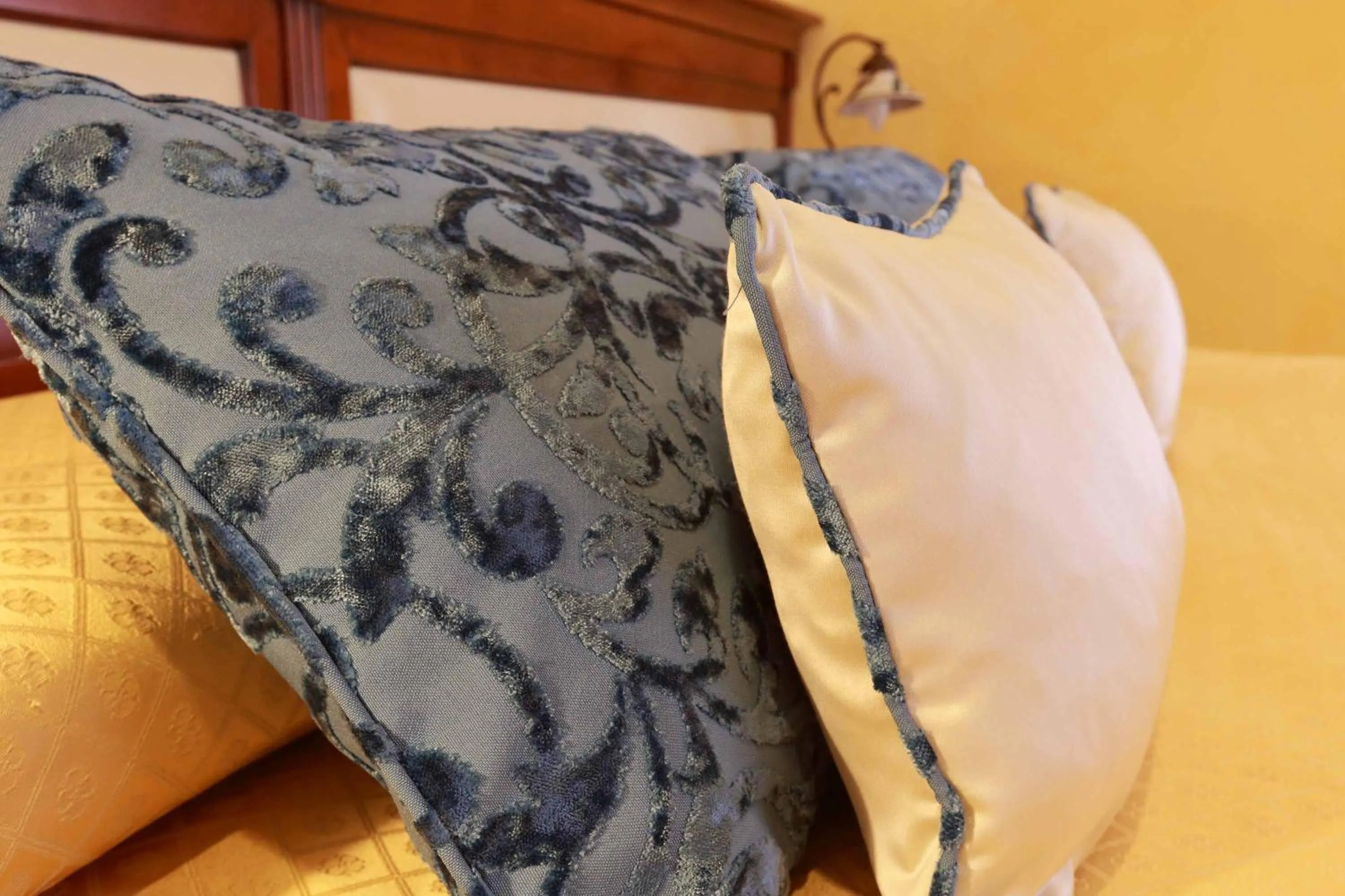 Decorative detail, Bed in Locanda Il Maestrale