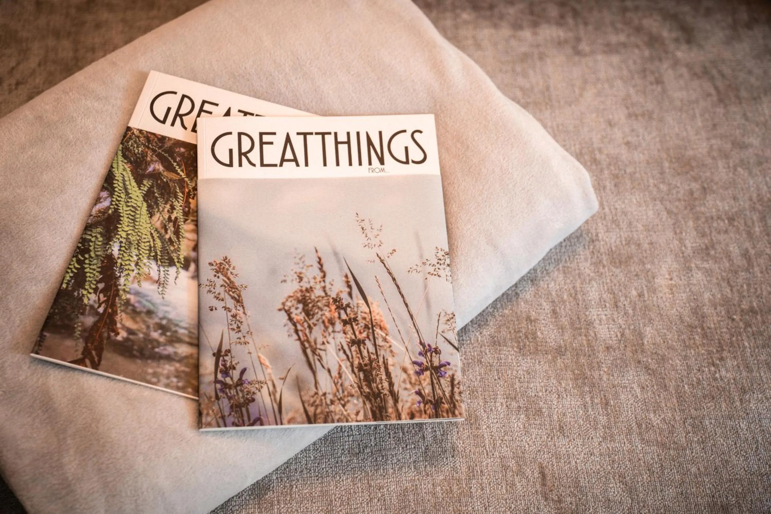 Decorative detail in goldfinger + suites