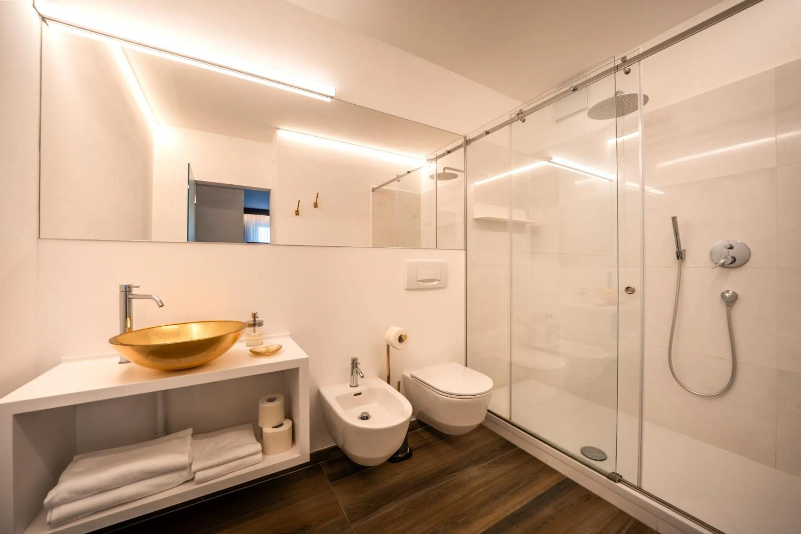 Shower in goldfinger + suites