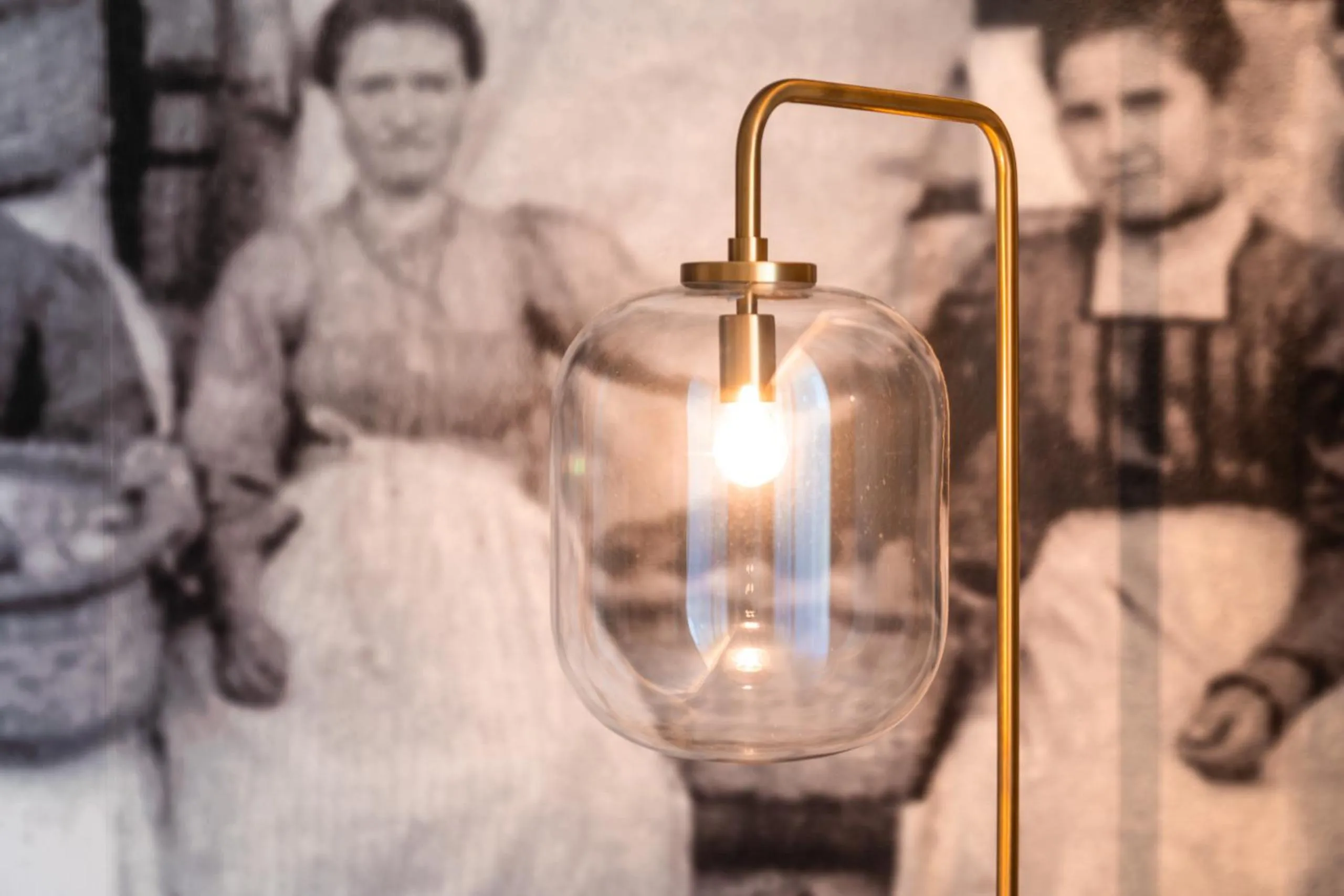 Decorative detail in goldfinger + suites