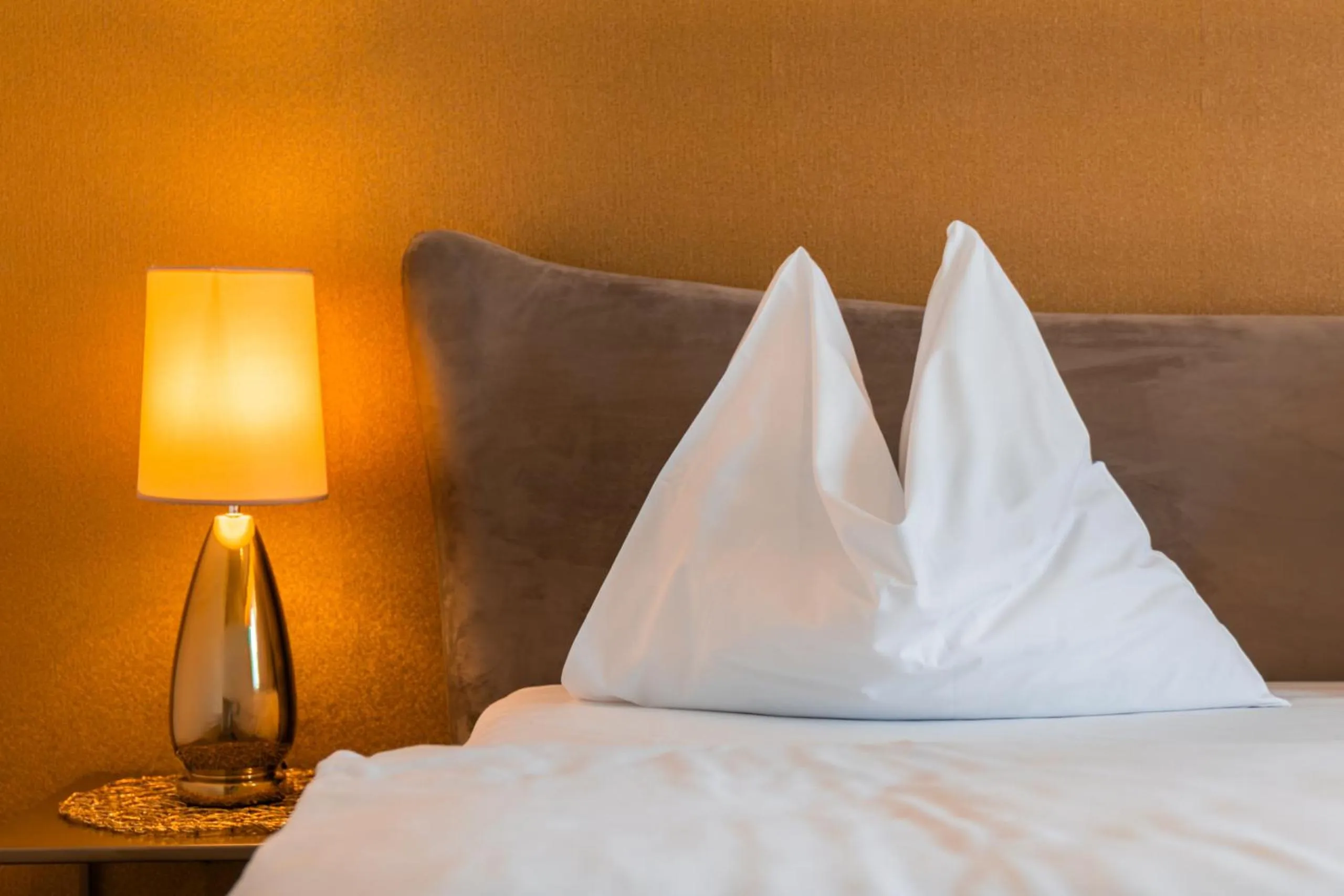 Bed in goldfinger + suites