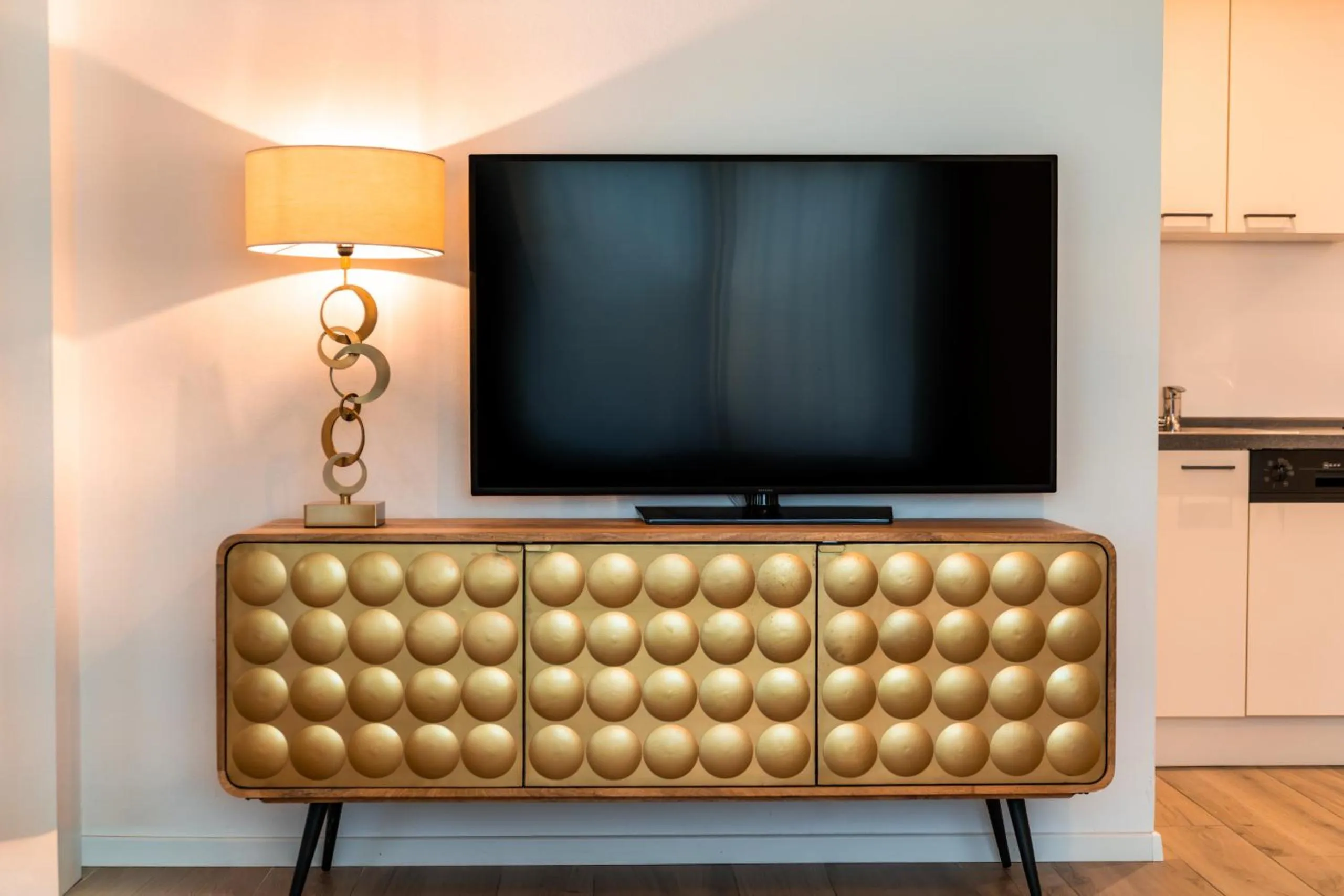 TV and multimedia in goldfinger + suites