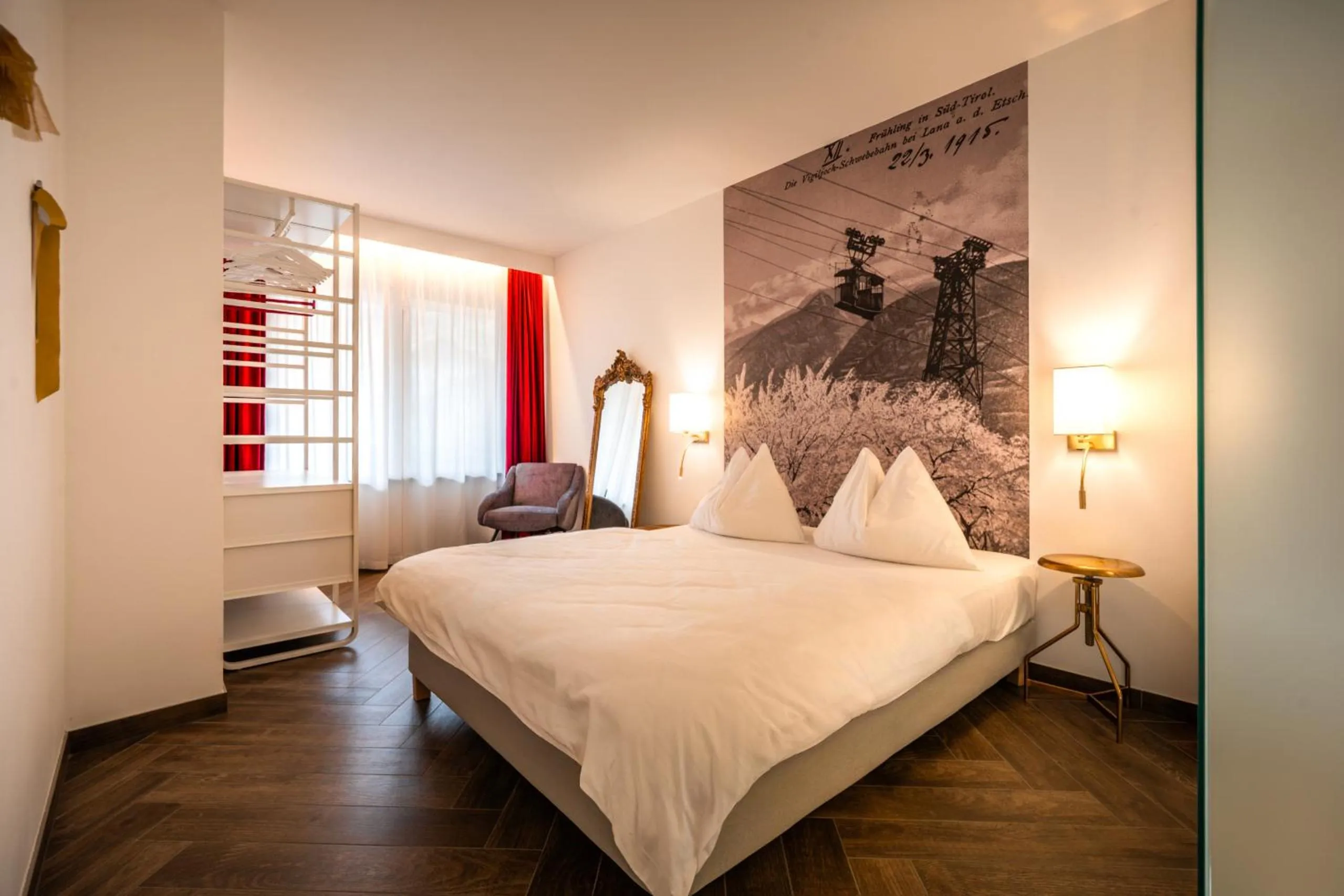 Bed in goldfinger + suites