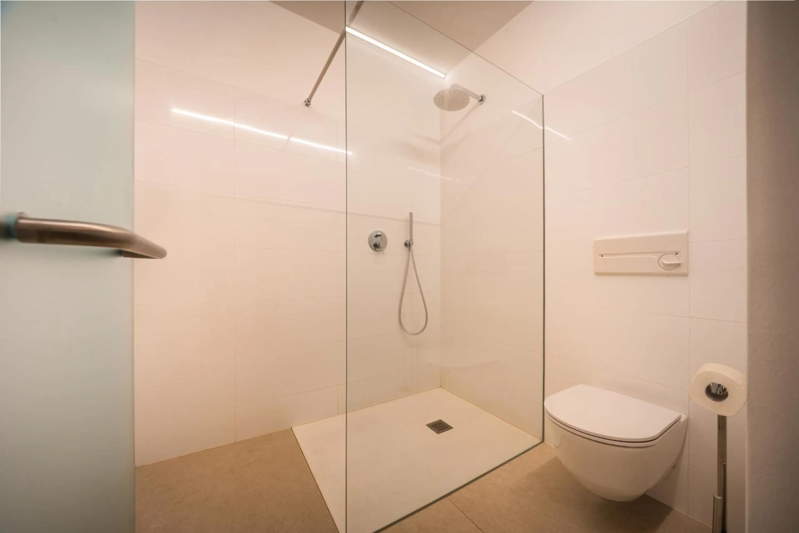 Shower in goldfinger + suites