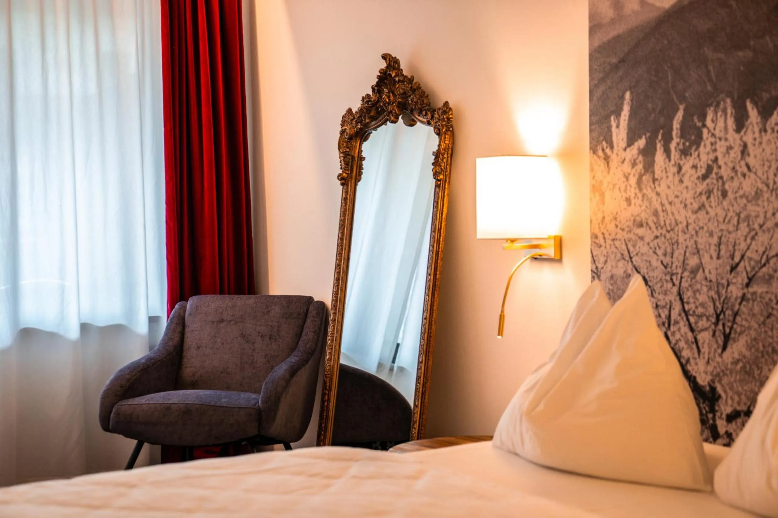 Bed in goldfinger + suites