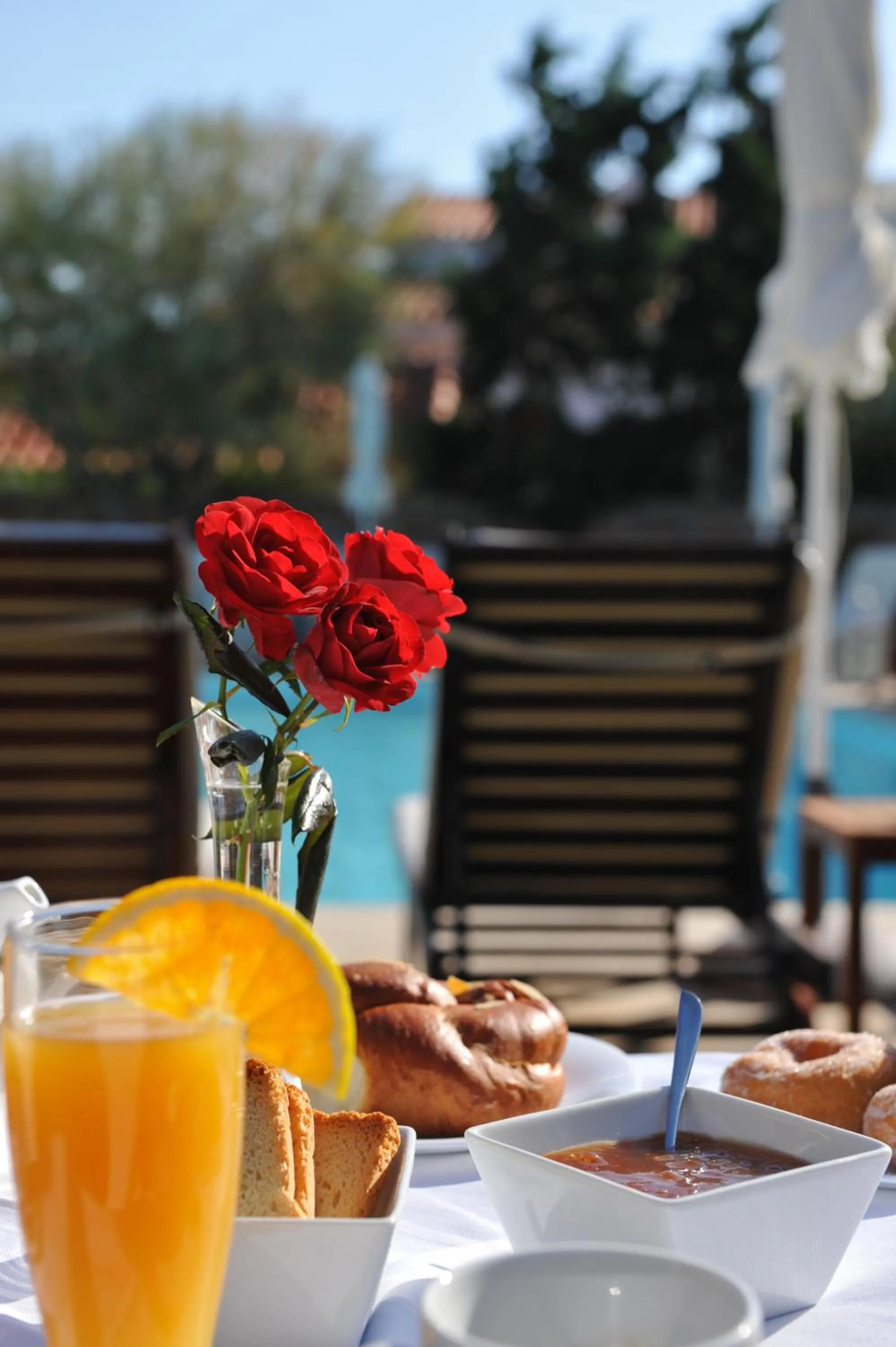 Buffet breakfast in Enalio Suites