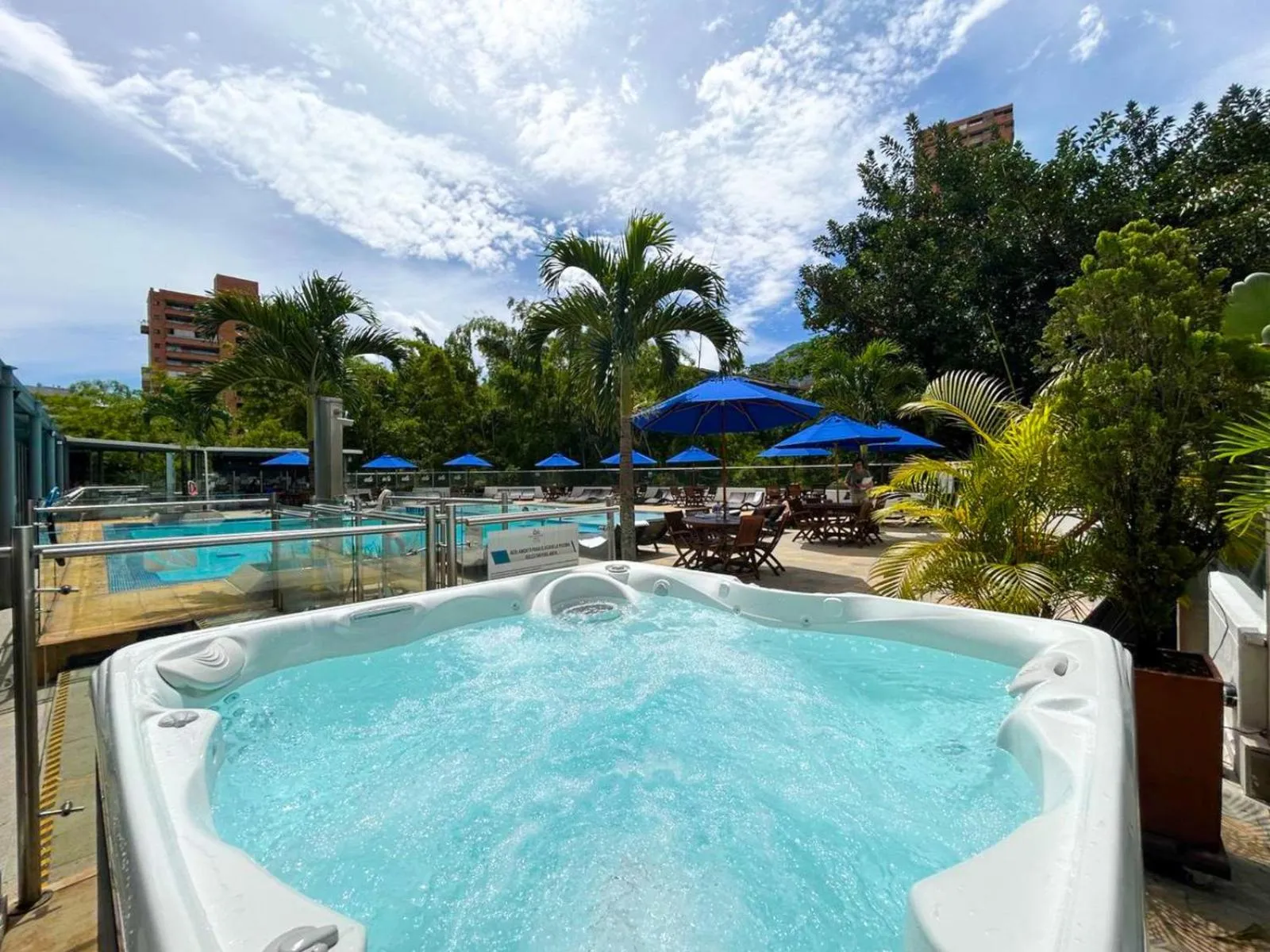 Swimming pool in Hotel San Fernando Plaza