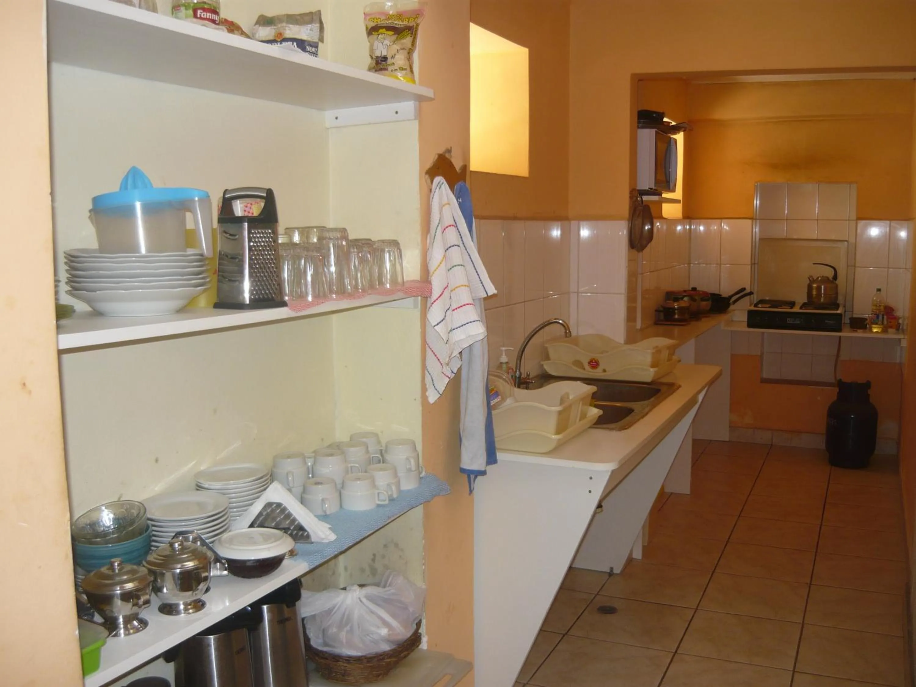 Communal kitchen in El Tuco Hotel